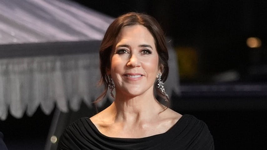 Dronning Mary ved ankomsten til "Kongeparrets Priser 2025".