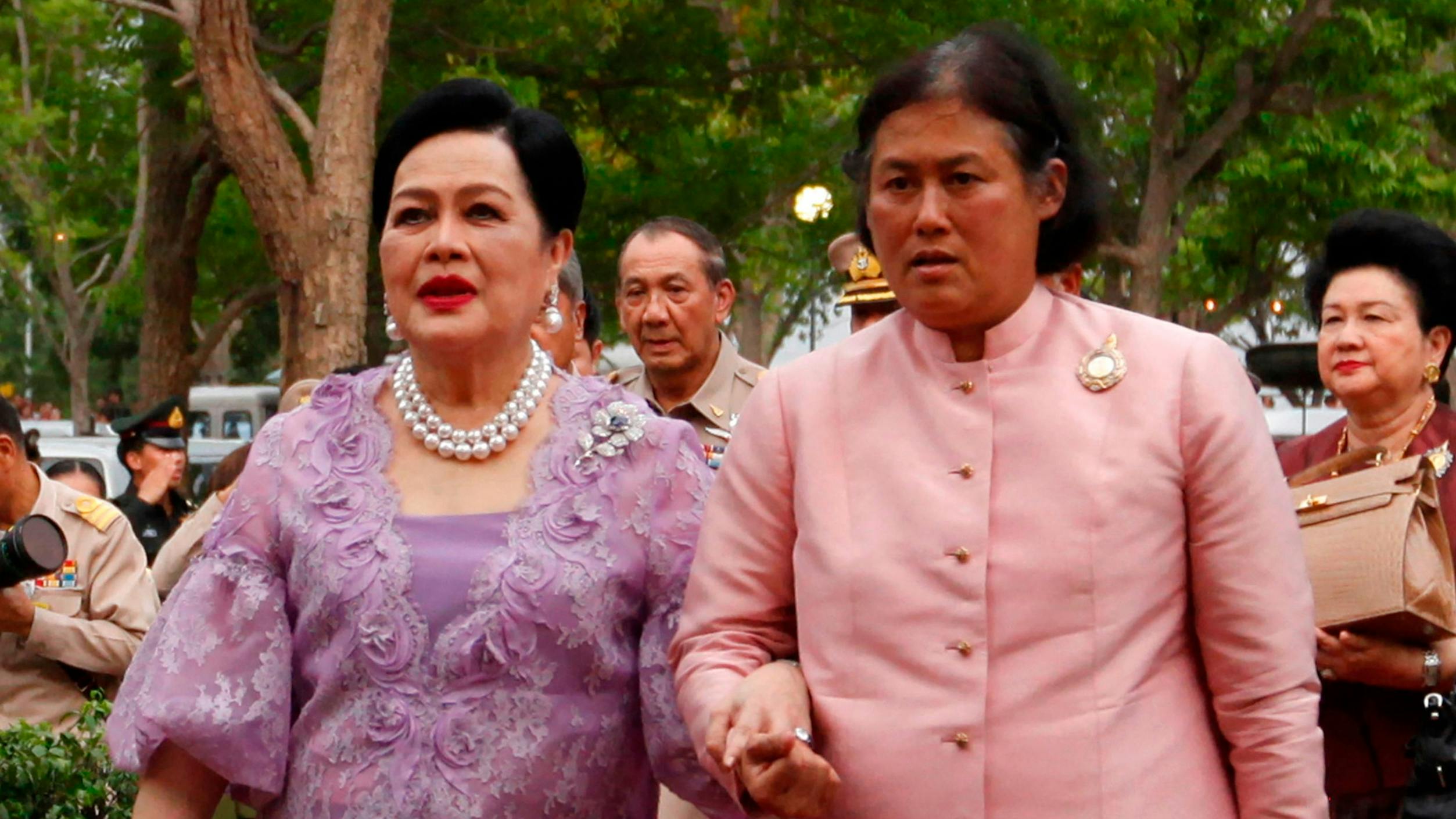 Dronning Sirikit og prinsesse Maha Chakri Sirindhorn.&nbsp;