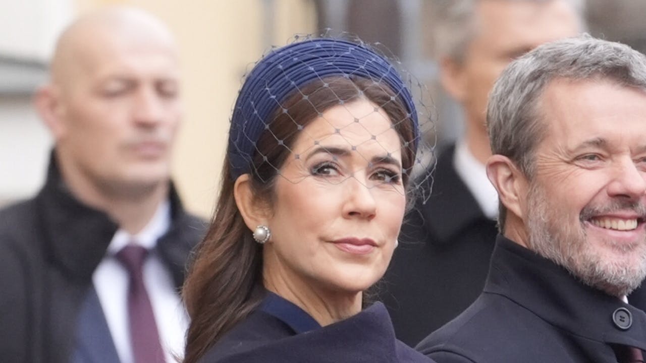 Dronning Mary under statsbesøget i Letland. 