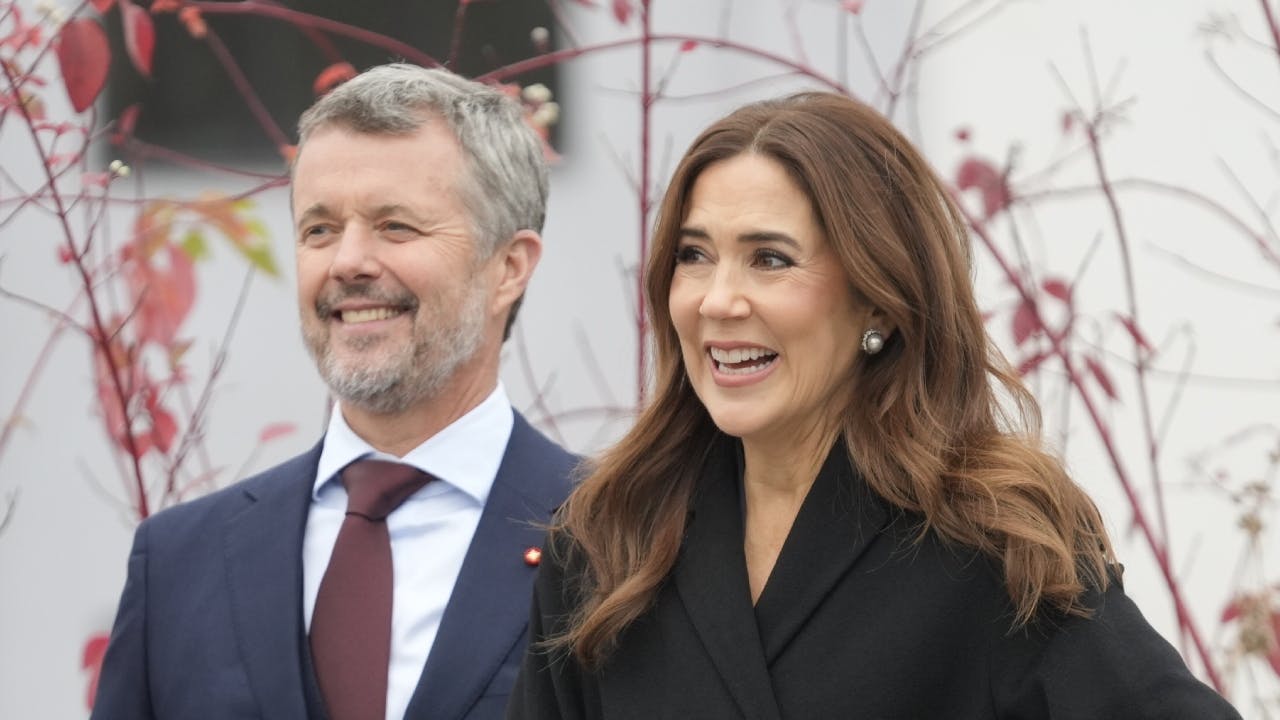 Kong Frederik og dronning Mary under deres statsbesøg i Letland. 