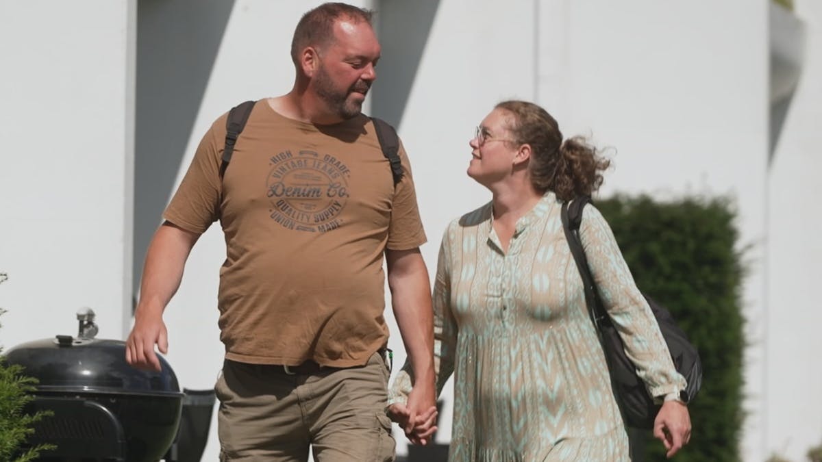 Sandheden om Kasper og Sandras "første kys" er en helt anden