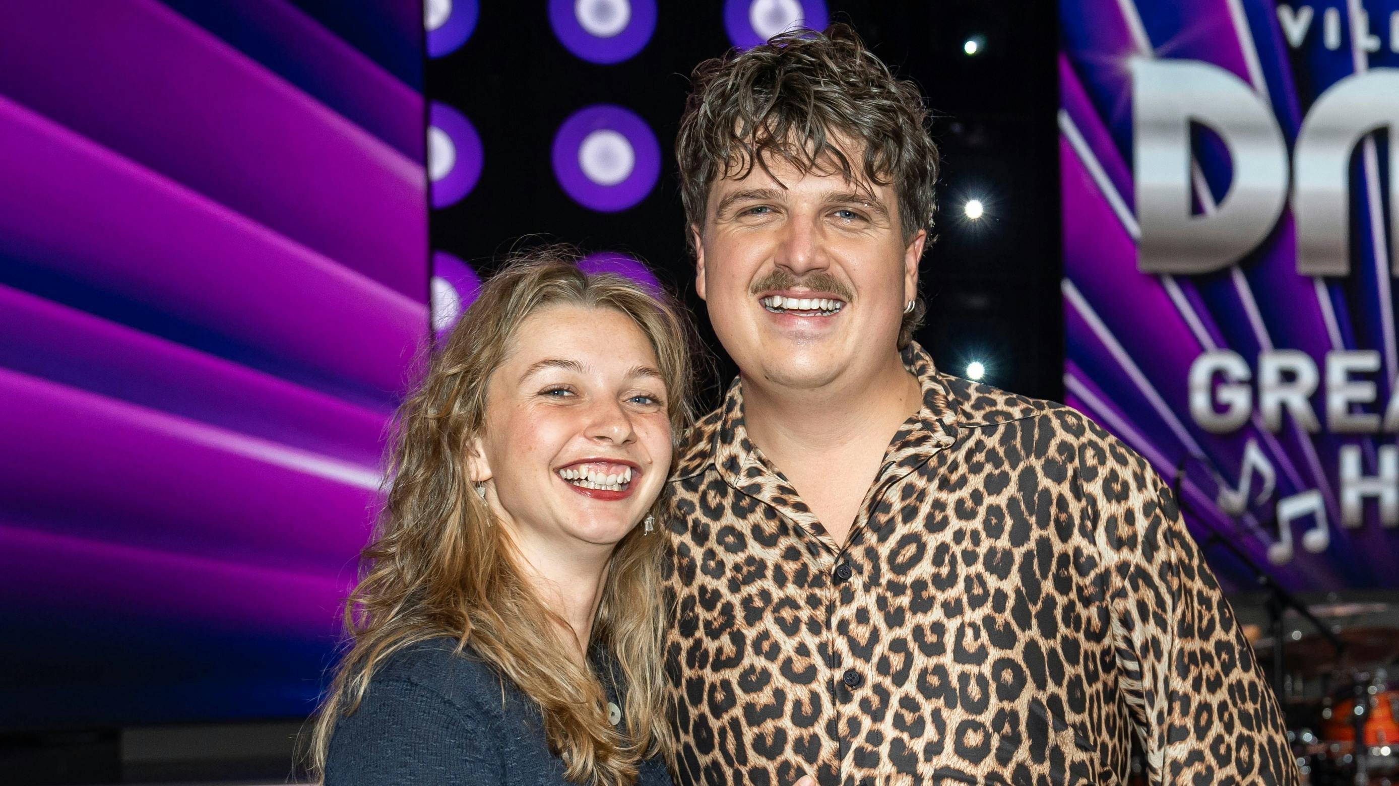 Alfred Midé Erichsen får fuld opbakning fra kæresten Madeleine til "Vild med dans." Snart kan parret opleves sammen på skærmen.