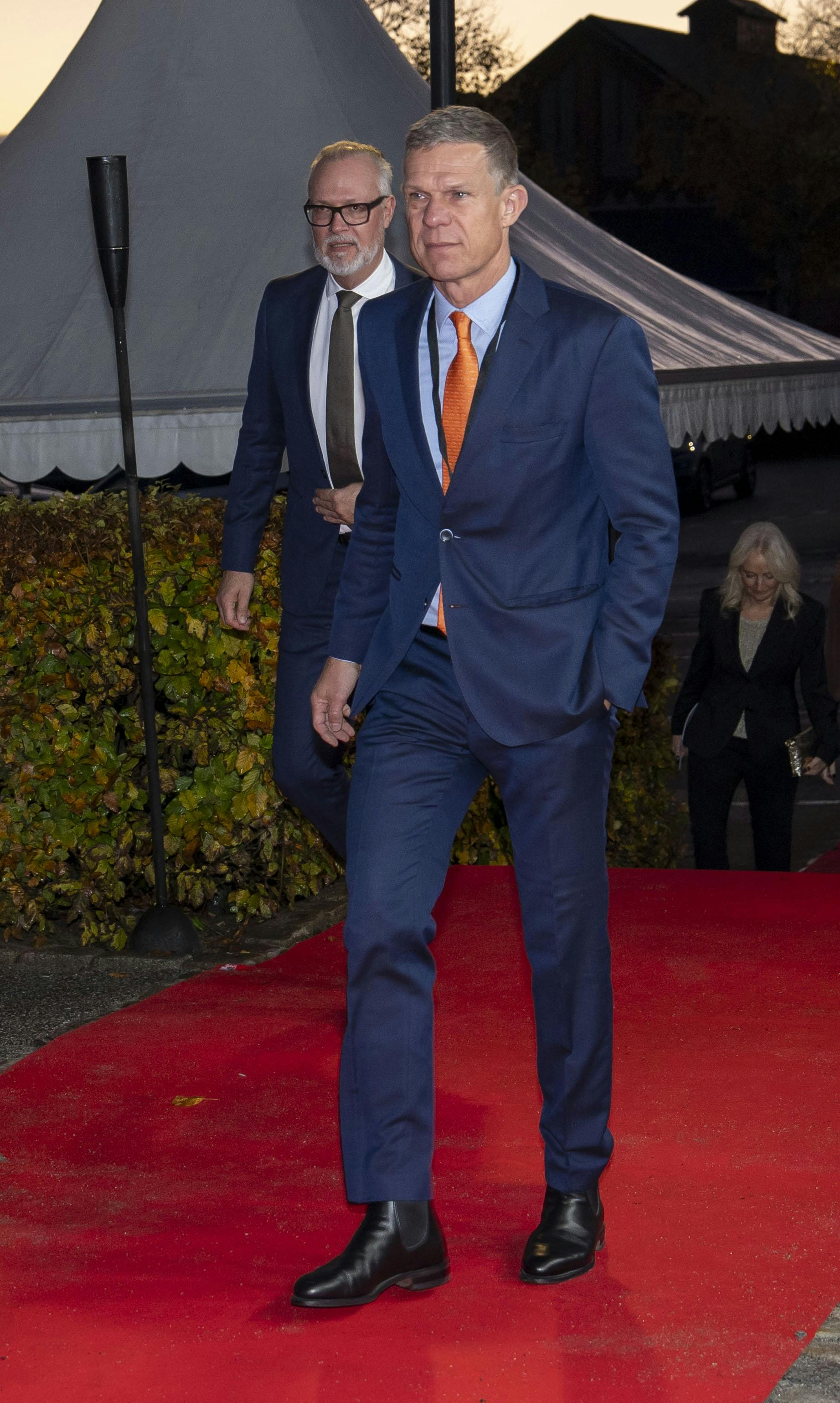 Kong Frederiks privatsekretær, Morten Roland ankommer til "Kongeparrets Priser 2025".