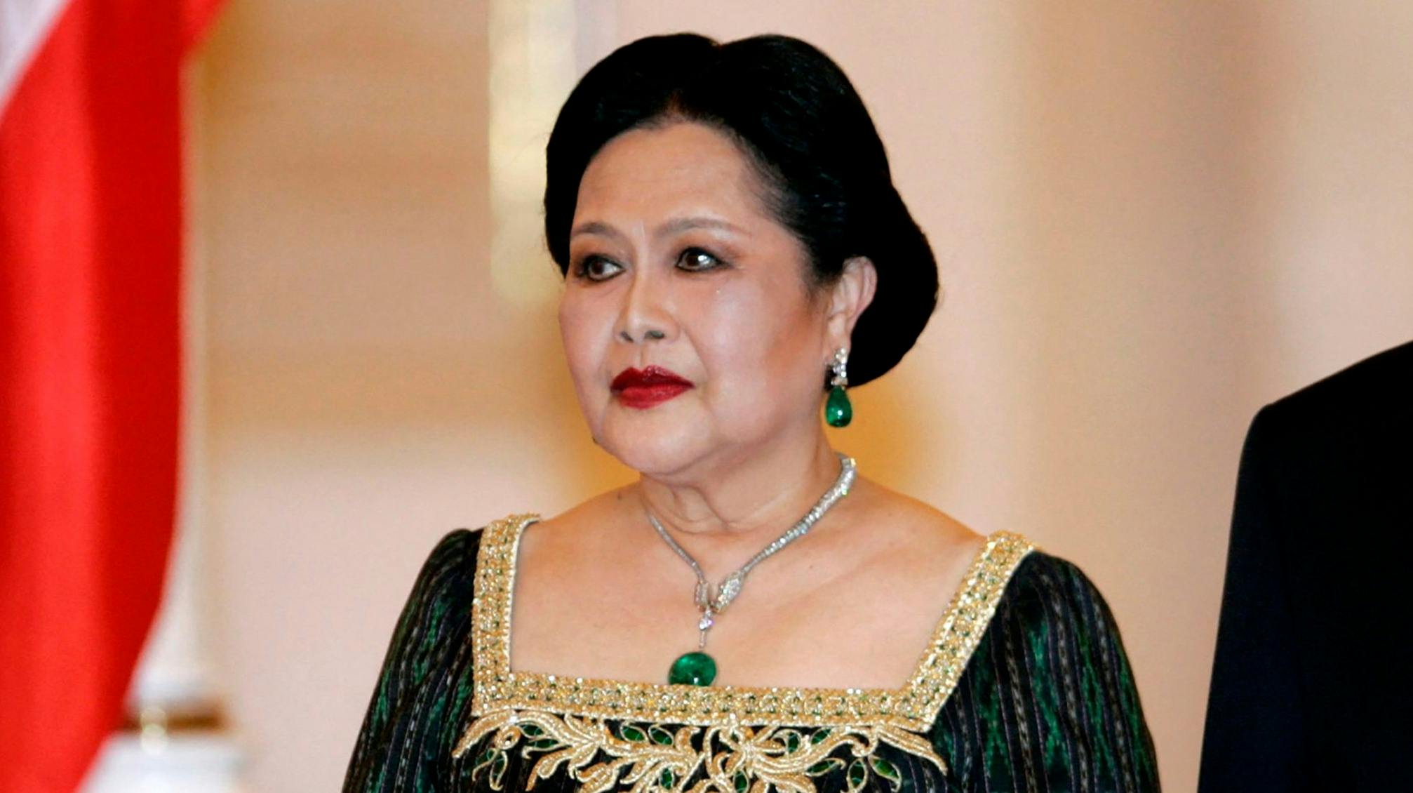 Dronning Sirikit.