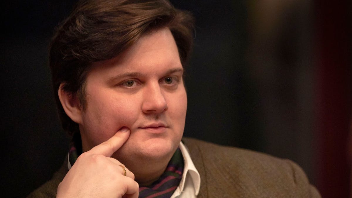 Nicolai Jørgensen spiller Frans Lynge i "Carmen Curlers".