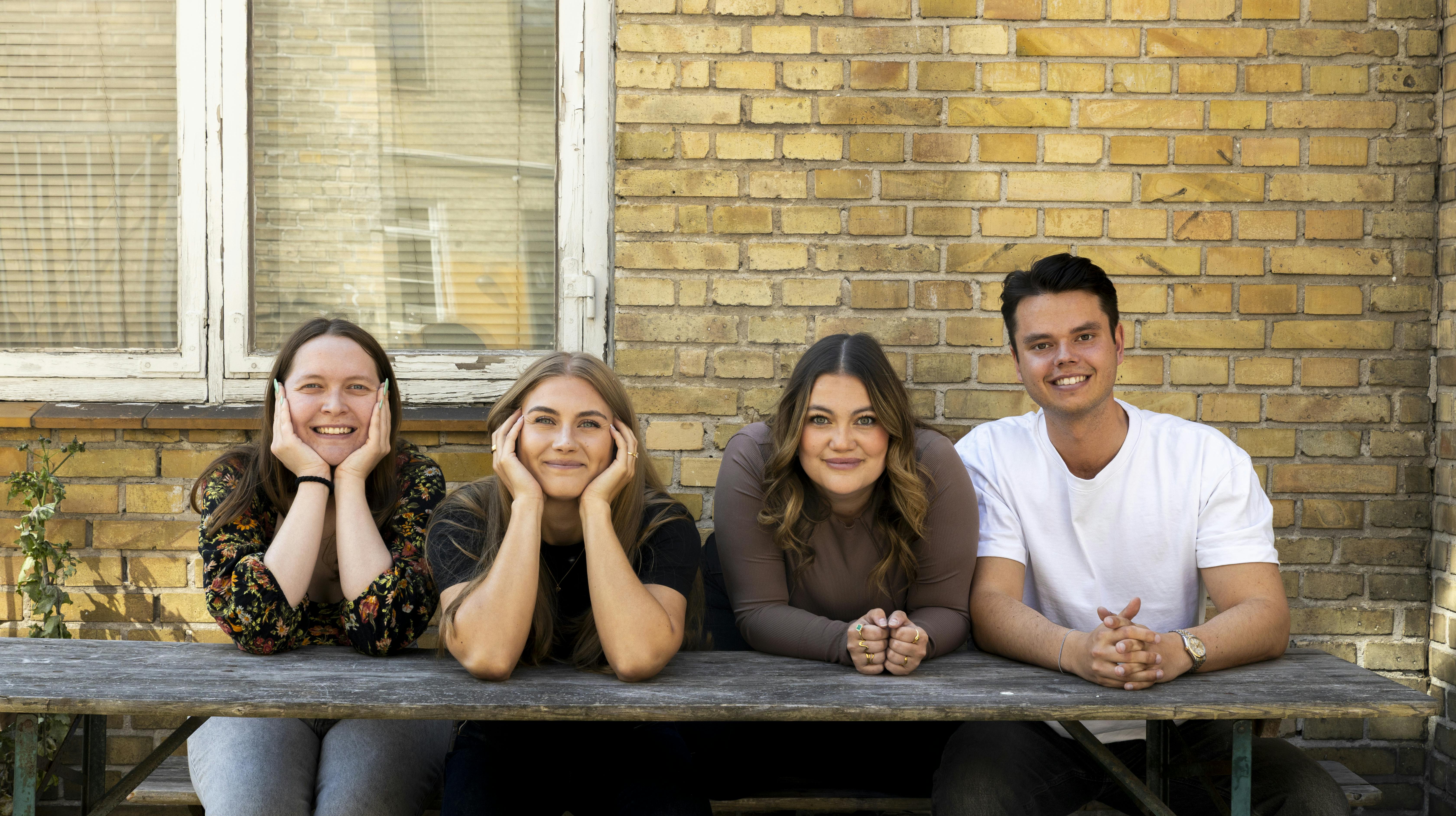 Rachel, Mathilde, Stephanie og Christian vender tilbage i "Årgang 0 forever", men det gør Emma ikke.