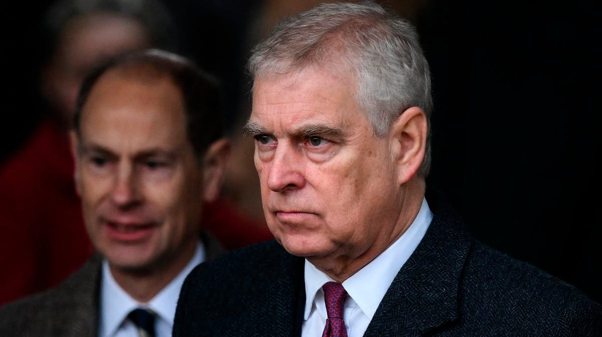 Prins Andrew kan ikke længere kalde sig prins. 