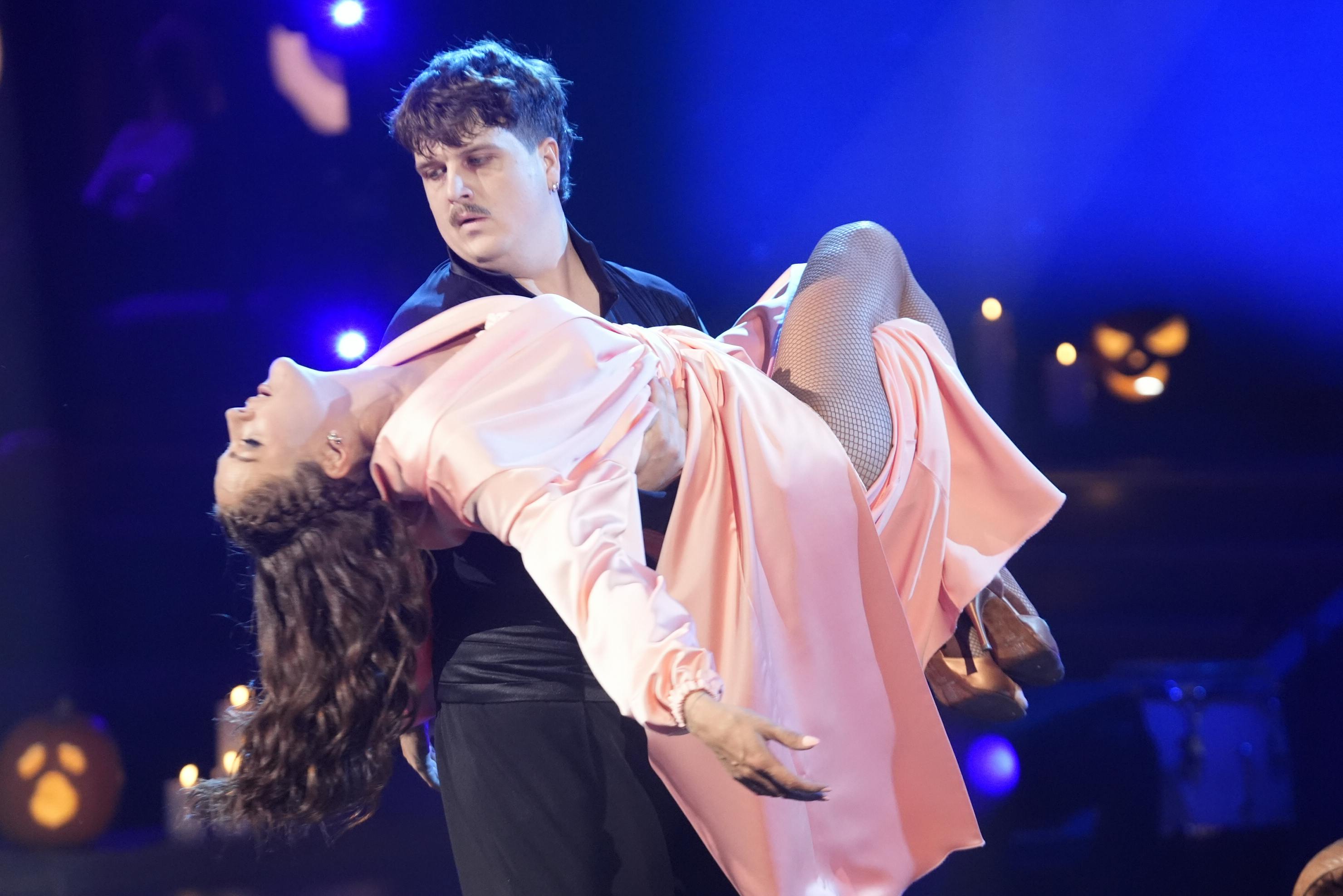 Camilla Dalsgaard i nattøjs-looket under "Vild med dans".