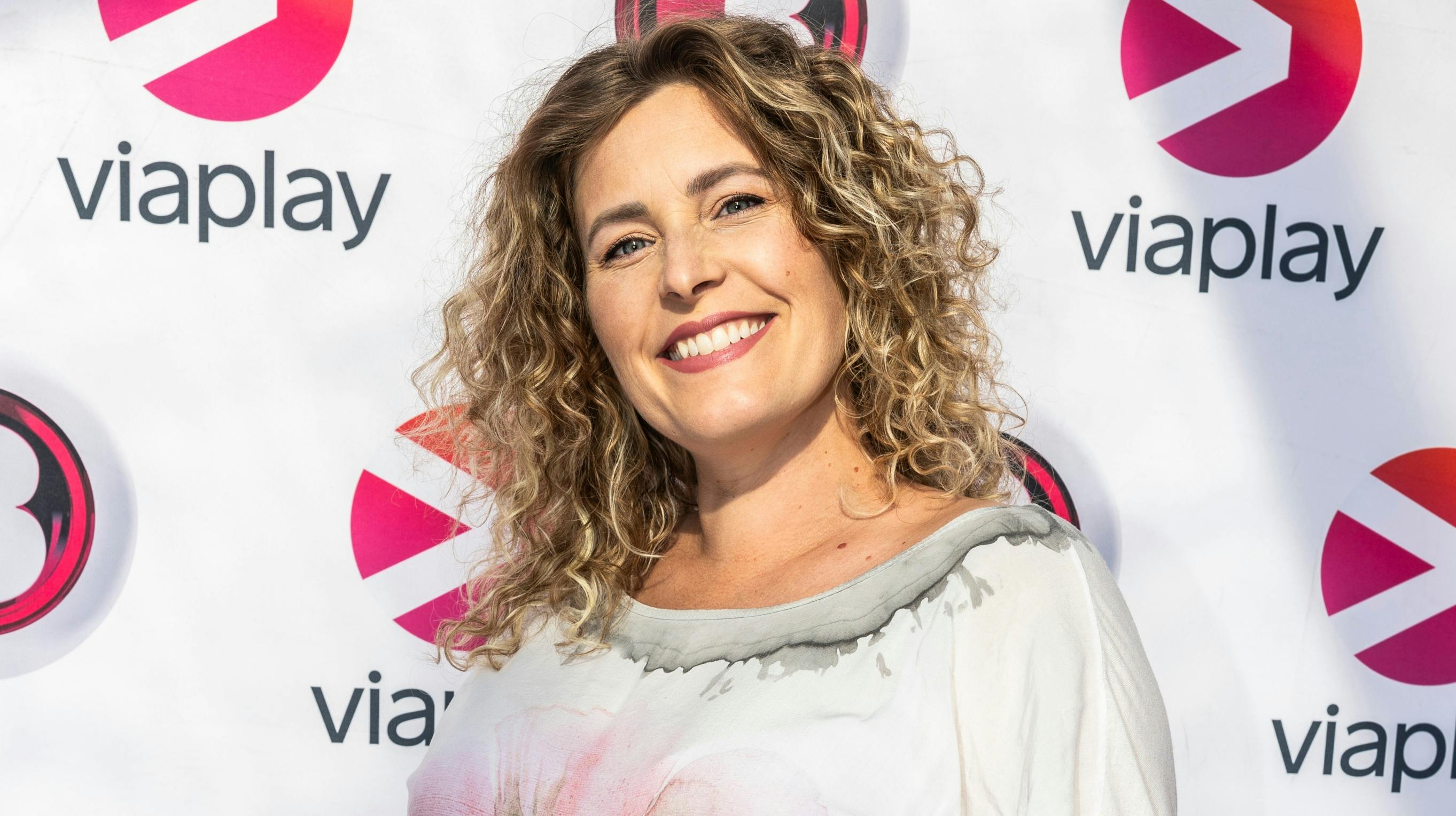 Sangerinden Kat Stephie Holst er blevet mor.