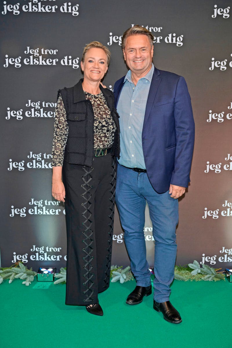 Johnny Hansen og hustruen Gitte til gallapremieren på "Jeg tror jeg elsker dig"