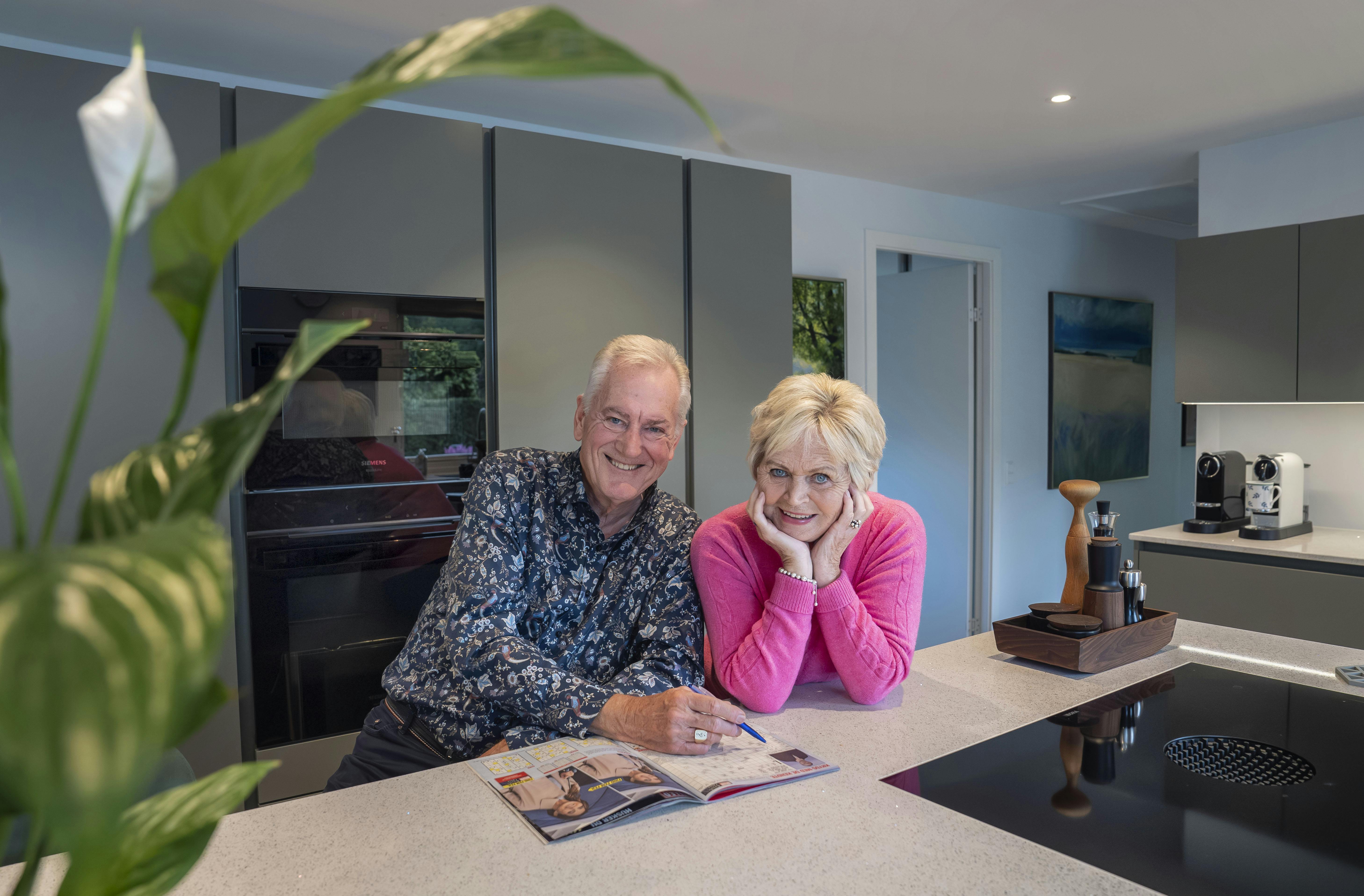 Keld og Hilda Heick hjemme i deres køkken.