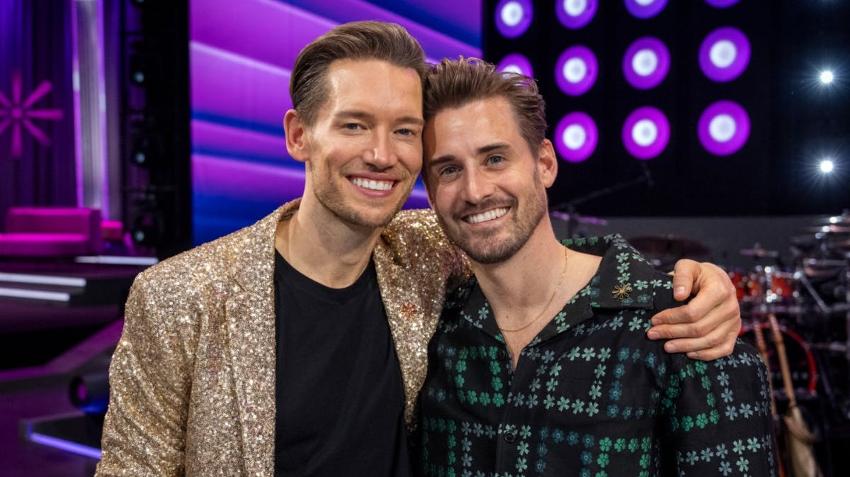 Morten Kjeldgaard får støtte af sin mand, Frederik Haun.