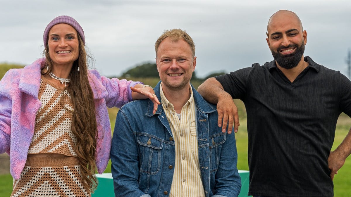 "Nybyggerne"-vært Christian Degn samt dommerne Sif Steendahl og Önder Yazar.