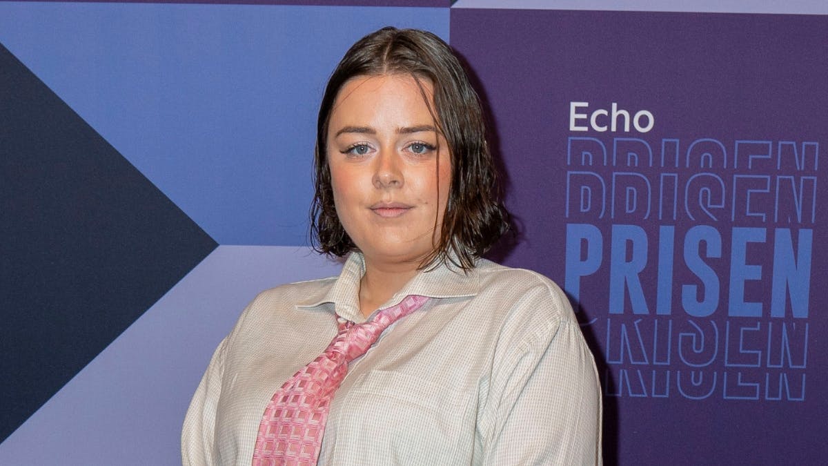 Jada har på en kryptisk måde afsløret, at hun venter sit andet barn.