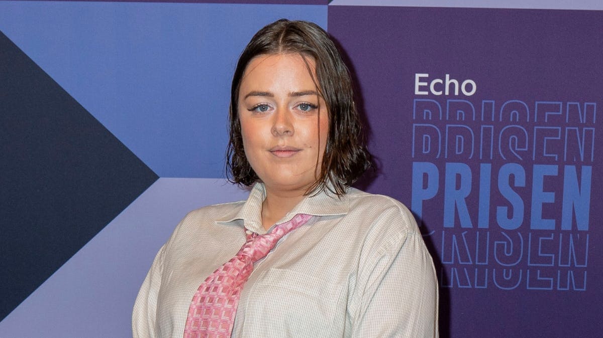 Jada har på en kryptisk måde afsløret, at hun venter sit andet barn.