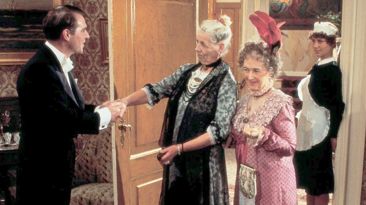 Hans Christian Varnæs, fru Møghe, Misse Møghe og Agnes i "Matador". 