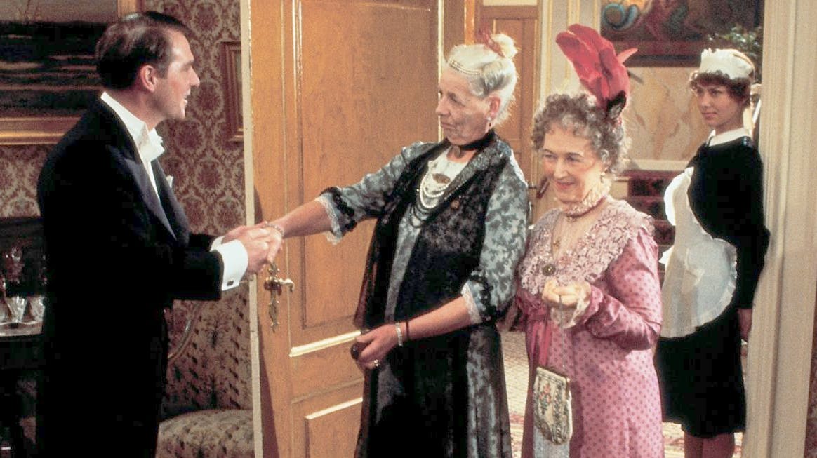 Hans Christian Varnæs, fru Møghe, Misse Møghe og Agnes i "Matador".