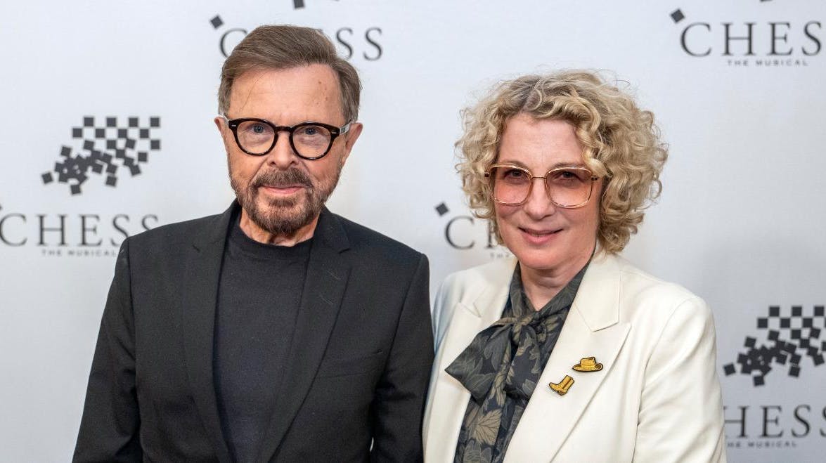 Björn Ulvaeus og hustruen Christina ved premieren på "Chess" på Det Ny Teater den 25. september 2025.
