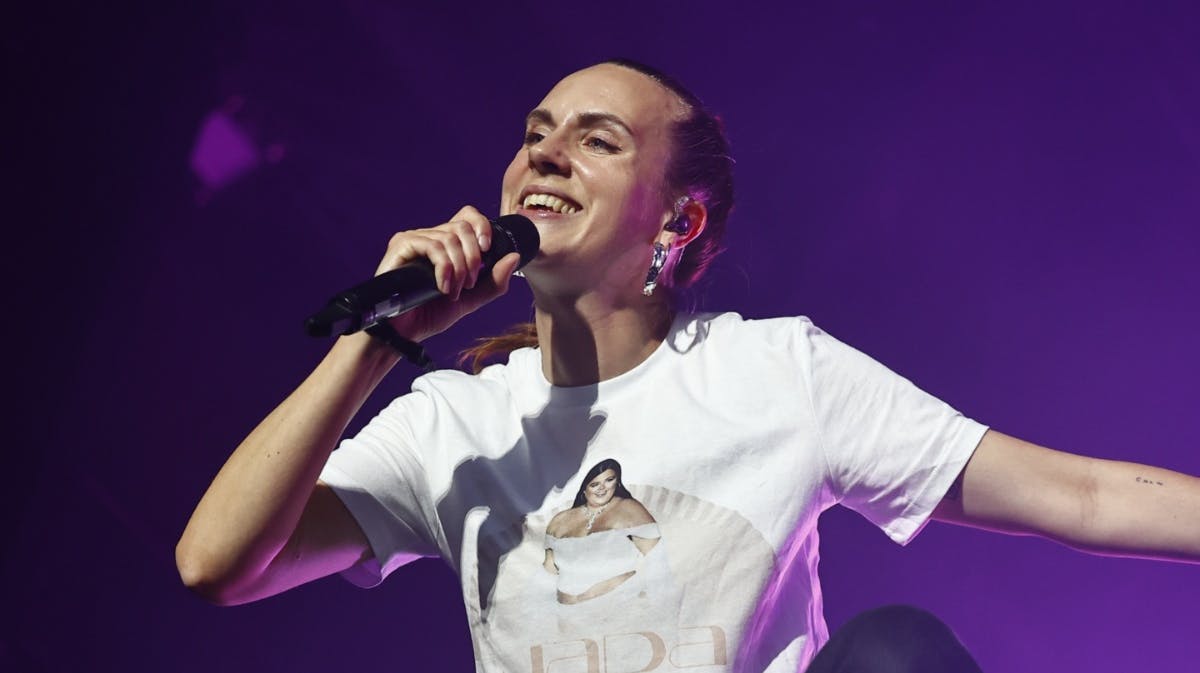 MØ fik sit internationale gennembrud med sangen "Lean on".