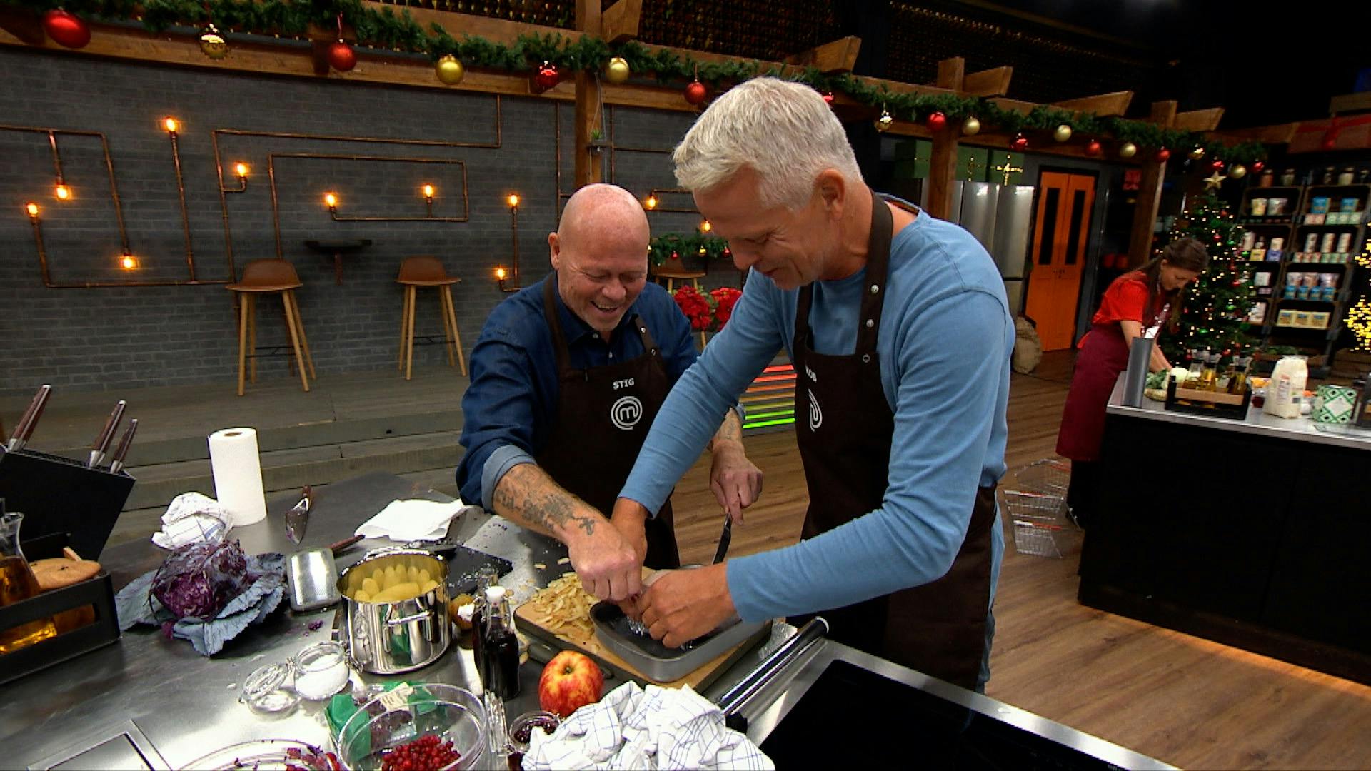 Stig Tøfting og Jakob Kjeldberg i "MasterChef Jul"