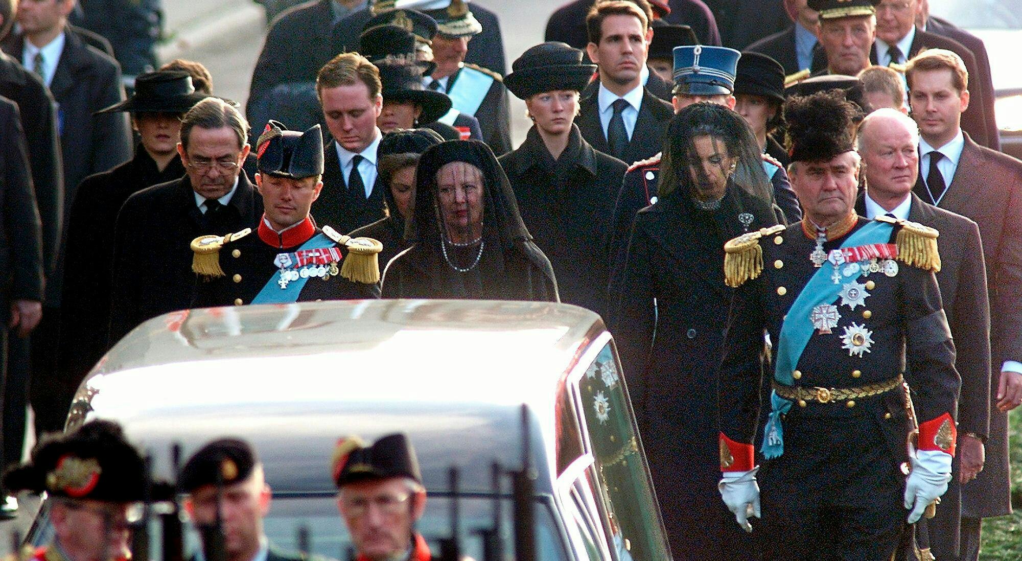 Dronning Ingrid gik bort den 7. november 2000, 90 år gammel. Hun blev stedt til hvile fra Roskilde Domkirke den 14. november 2000. 