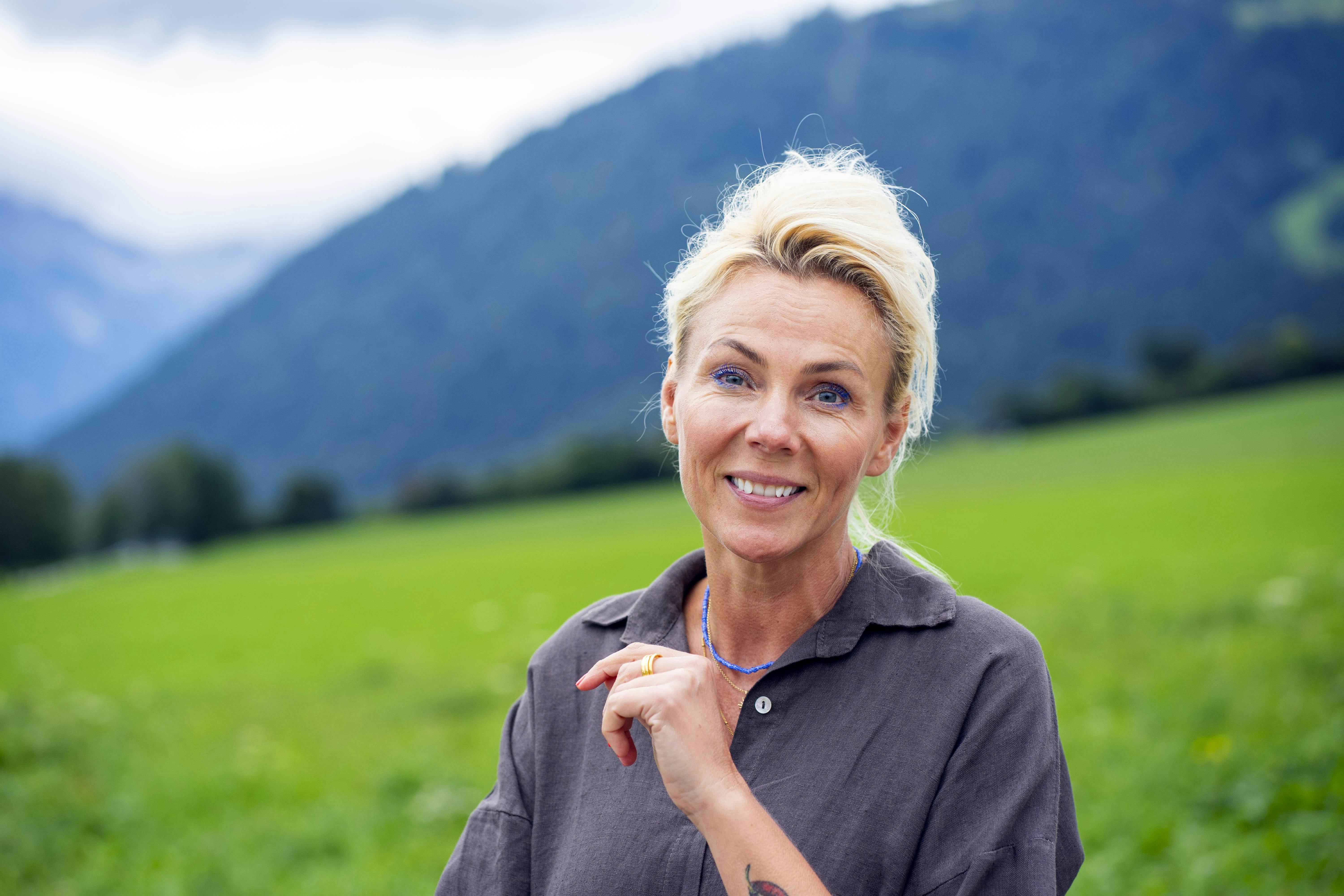 Lene Beier stråler i det smukkeste skrud i et nyt opslag på Instagram.