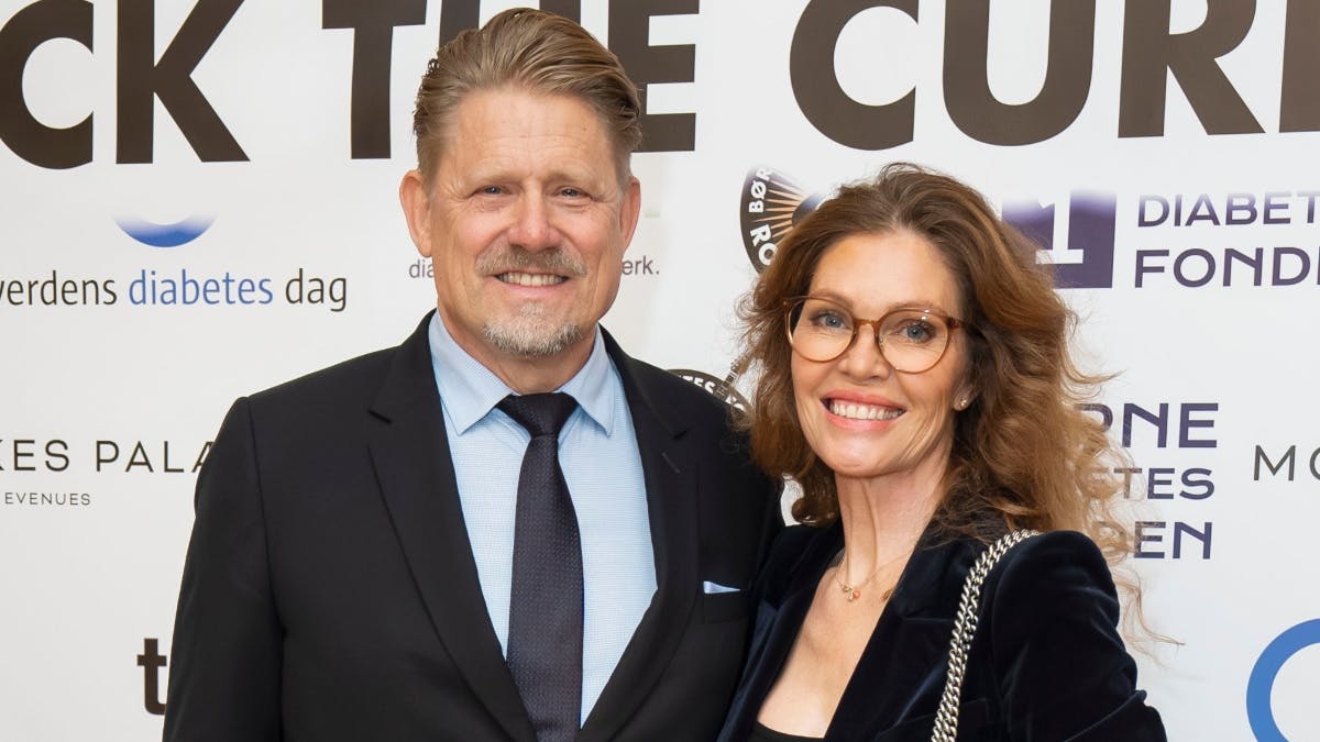 Peter Schmeichel og Laura von Lindholm gjorde et par fodbolddrenge glade