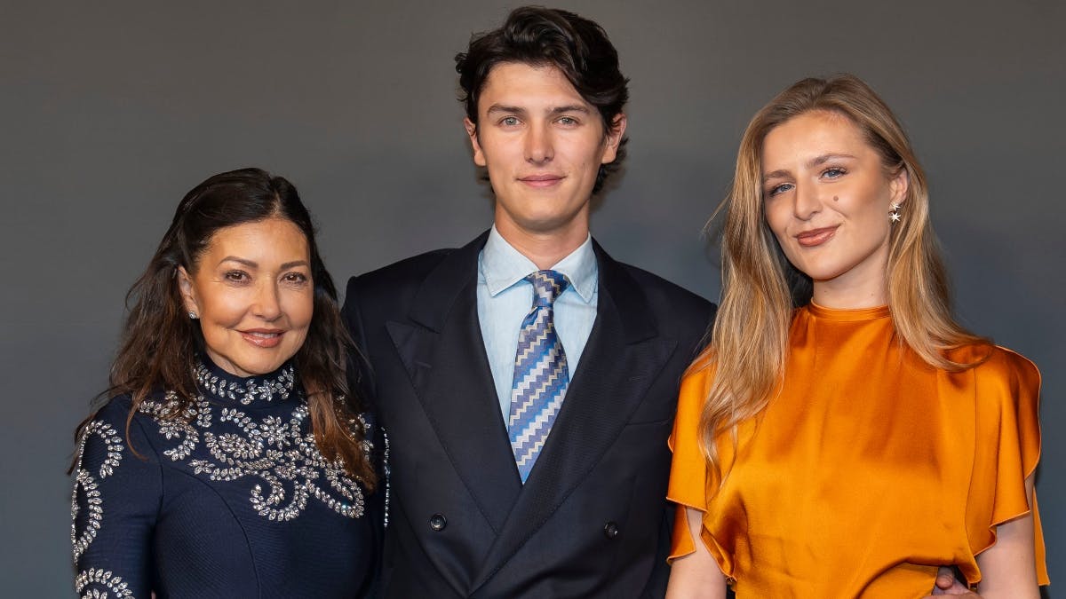 Grevinde Alexandra, grev Nikolai og Benedikte Thoustrup i byen sammen