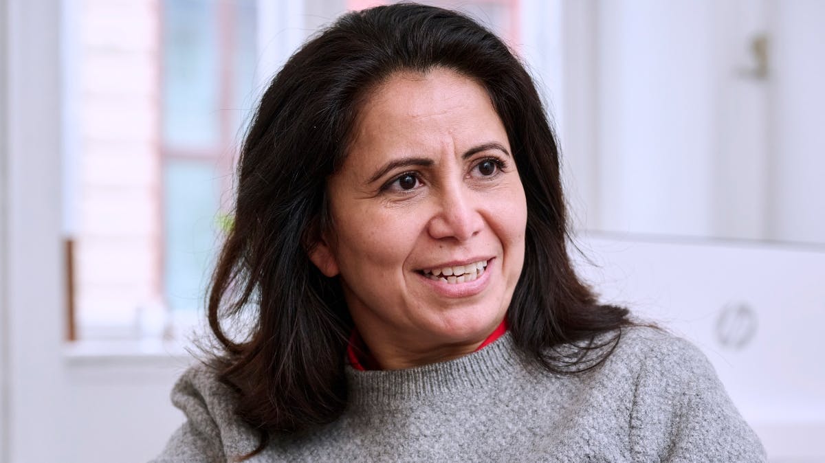 Özlem Cekic sætter ord på, hvordan det går efter hendes lillesøster blev ramt af en hjerneblødning