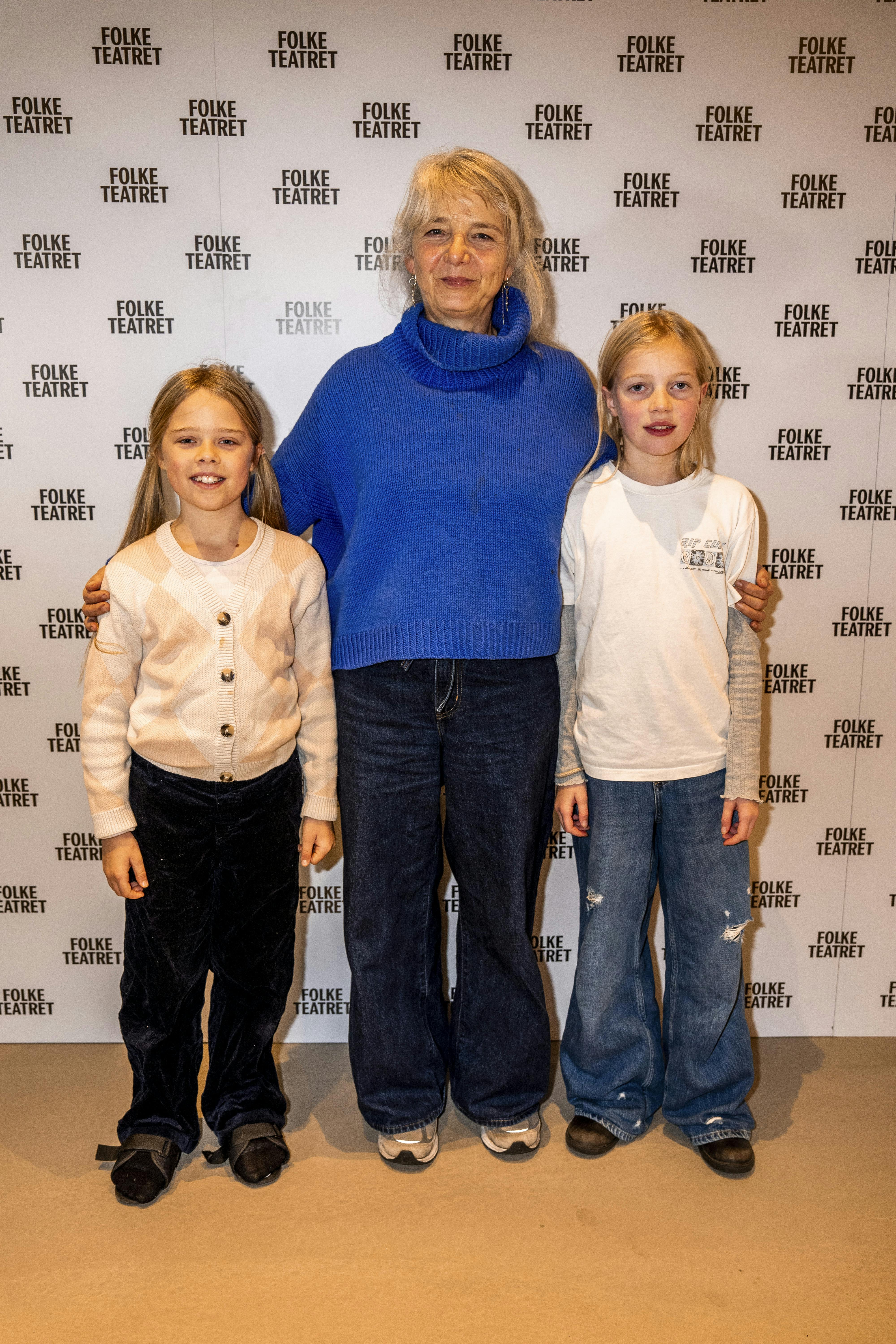Petrine Agger med barnebarnet Wilma og hendes veninde Gertrud.