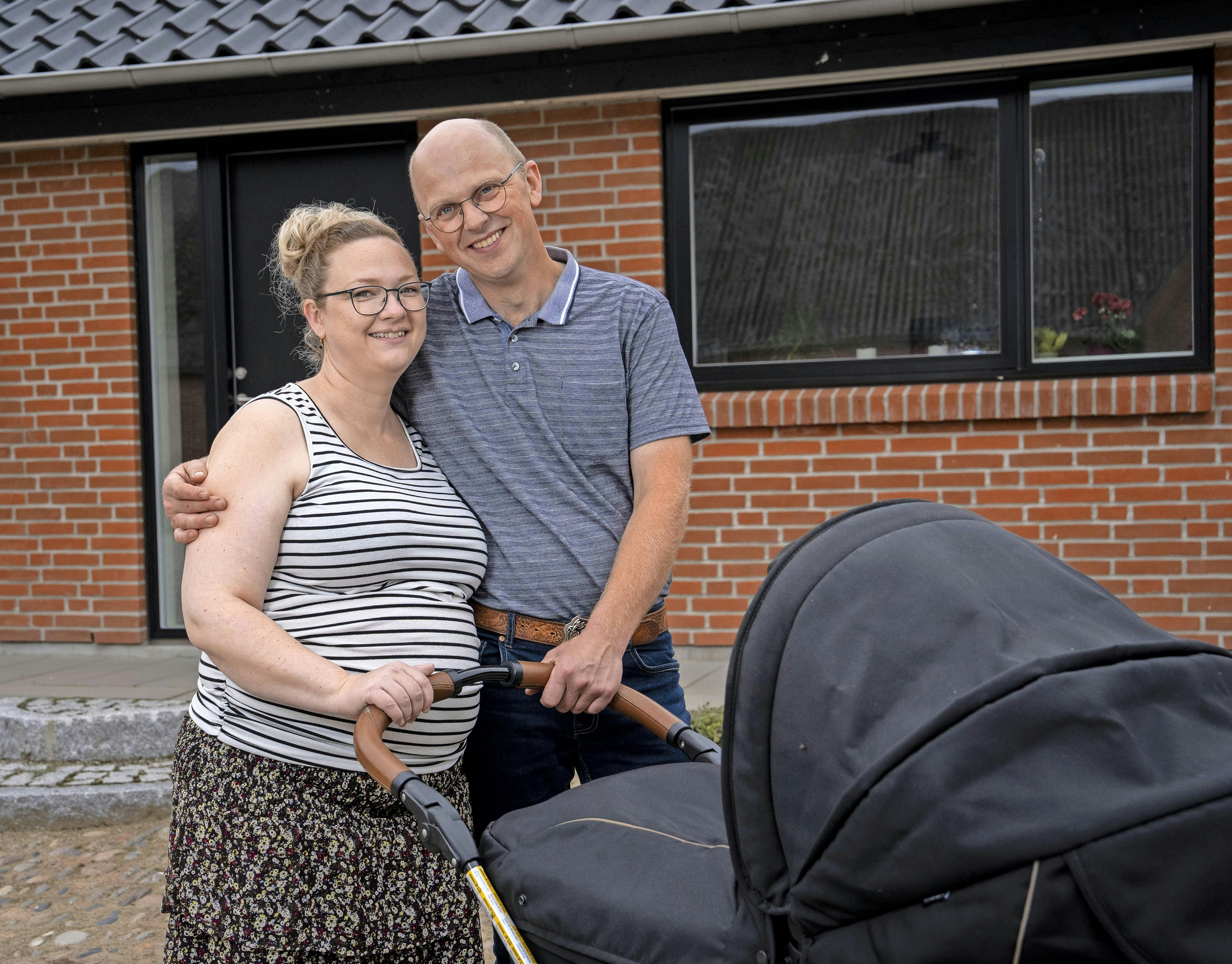 Svend og Anja er blevet forældre til en lille pige.