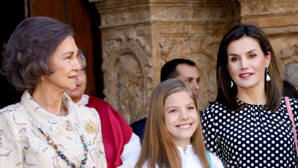 Dronning Sofia og dronning Letizia i 2018 efter en påskemesse på Mallorca. 