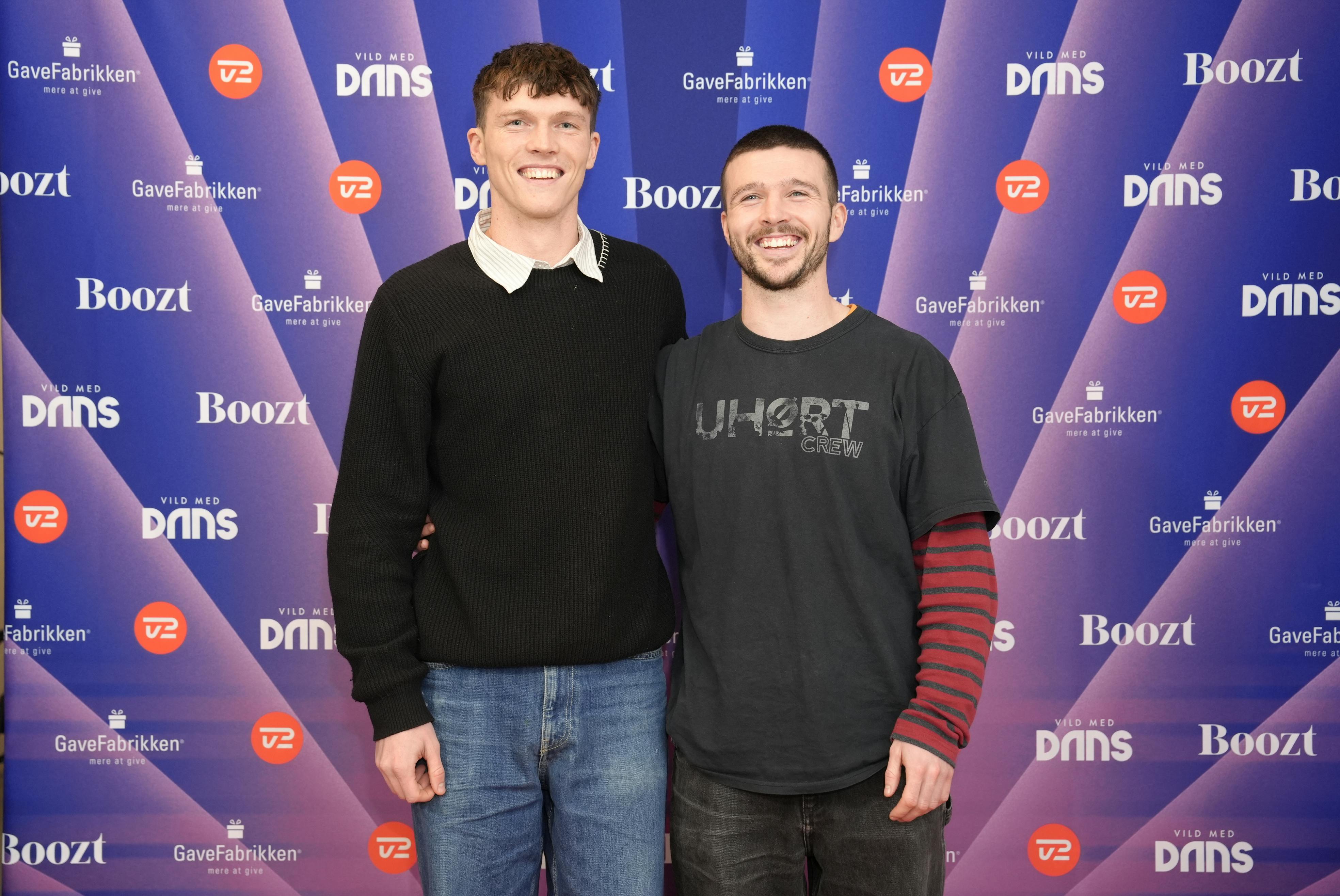 Tue og Asger er fætre til Alfred Midé Erichsen og ser frem til se ham live i "Vild med dans"-semifinalen.