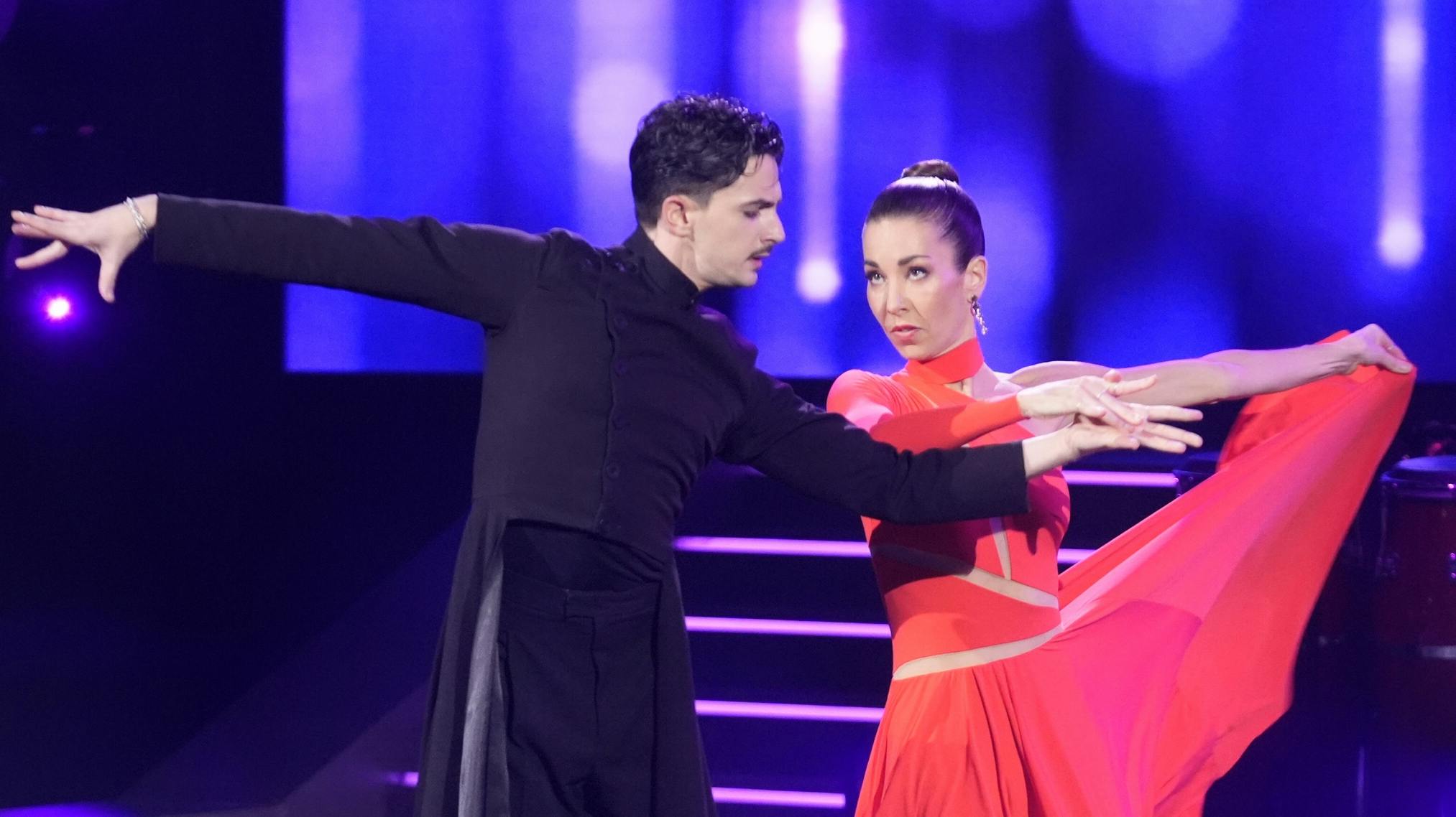 Eugen Miu og Julie Rudbæk står over for en stor udfordring i semifinalen af "Vild med dans".