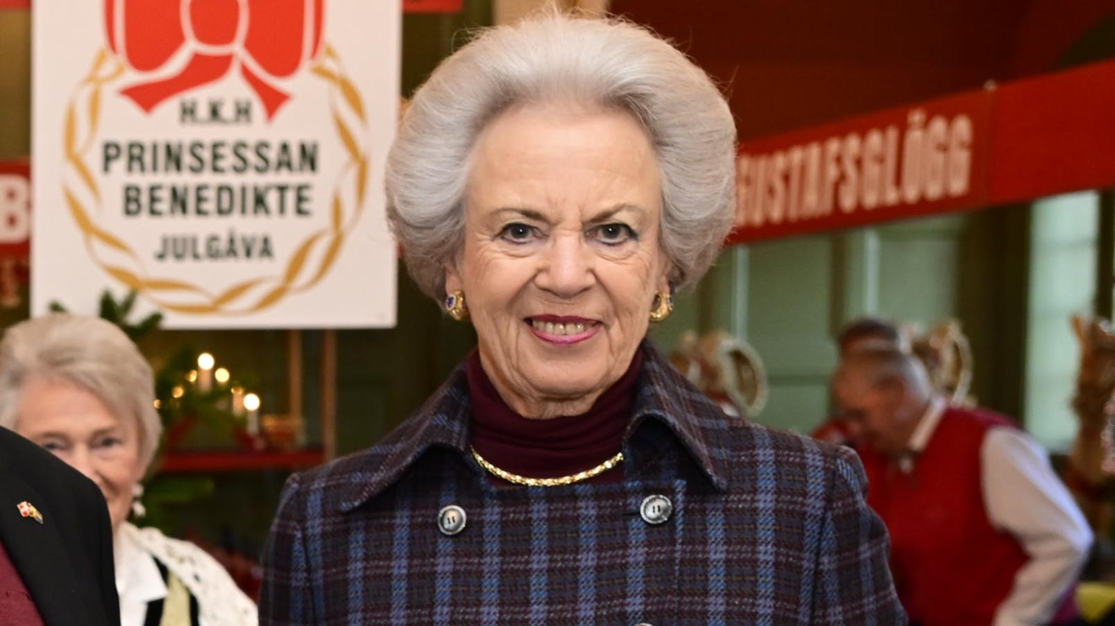 Prinsesse Benedikte åbner julebasaren i Gustafskyrkan.