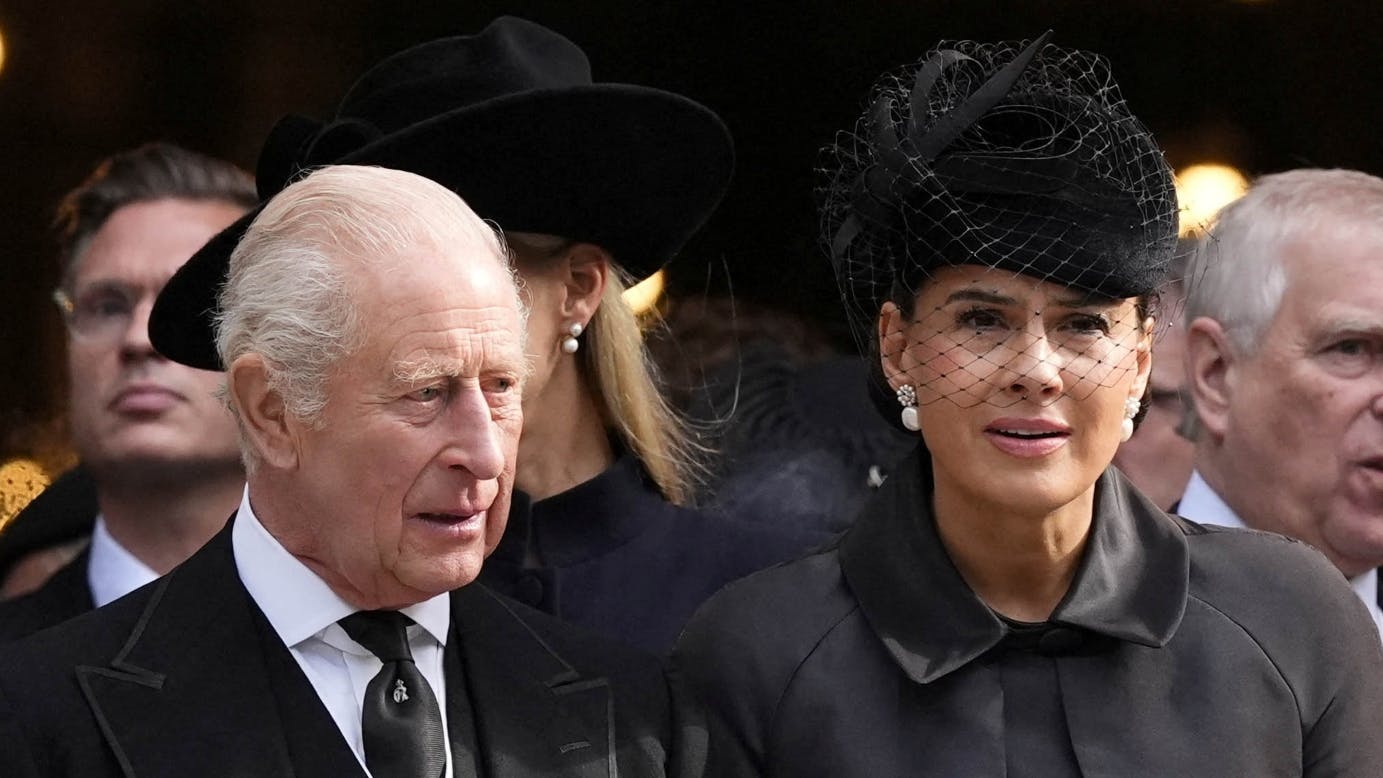 Kong Charles og Sophie Winkleman, også kendt som Lady Frederick Windsor, til hertuginde Katharine af Kents begravelse i september 2025.