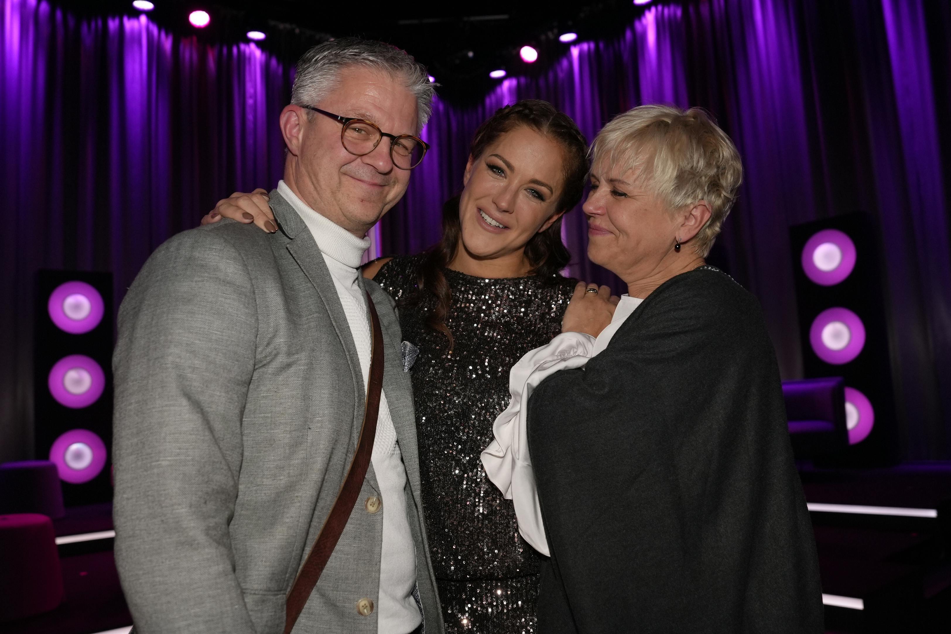 Camilla Dalsgaard havde opbakning fra forældrene Jesper og Soffie Dalsgaard. De har begge deltaget i "Vild med dans".