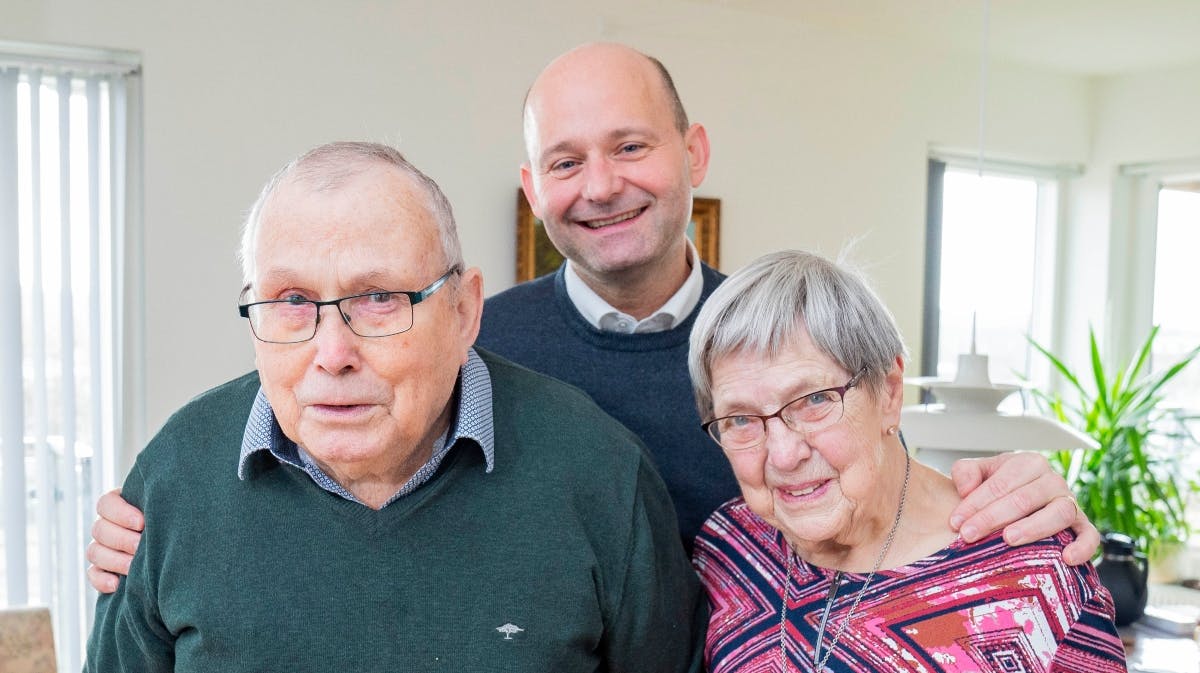 Afdøde Søren Pape Poulsen med sin mor, Ruth, samt faderen, der gik bort tidligere i år.