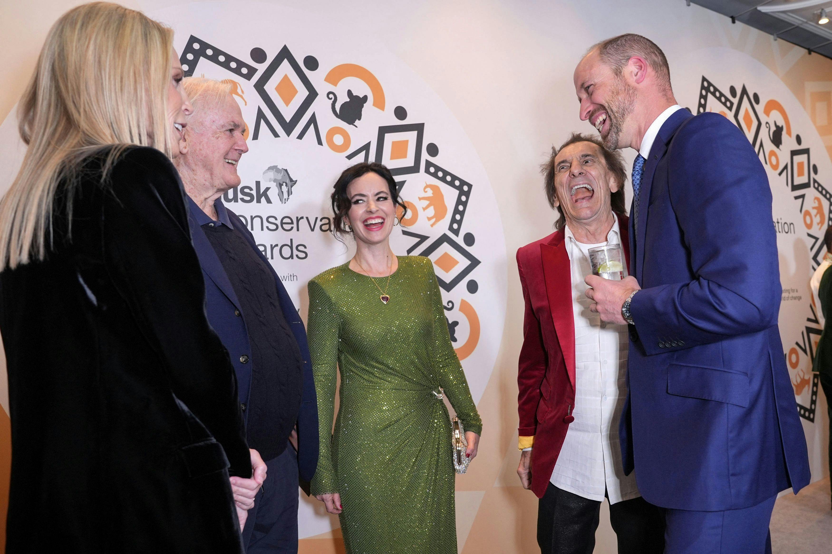 Prins William fik sig en god snak med John Cleese, da de begge var til Tusk Conservation Awards i onsdags.