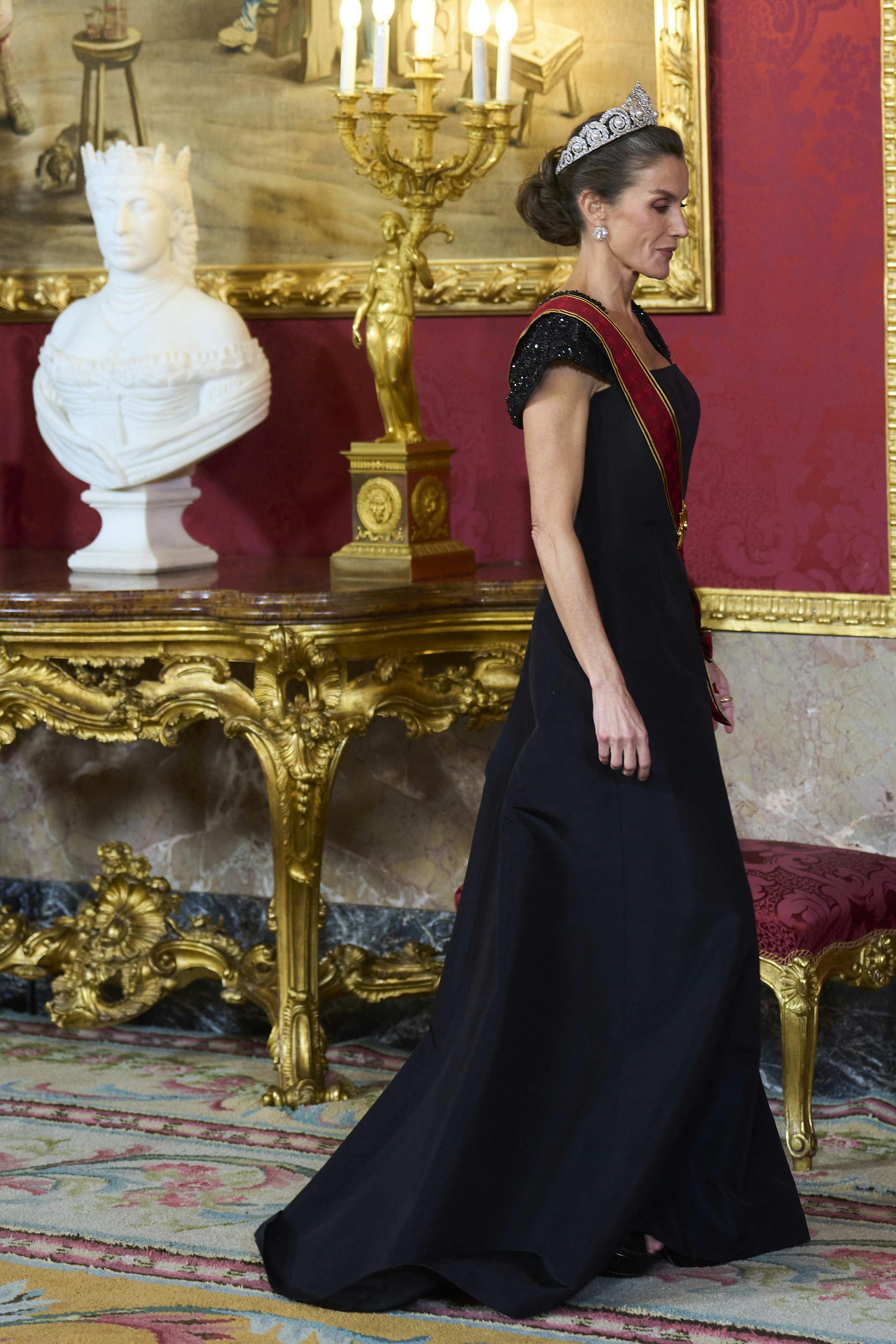 Kong Felipe og dronning Letizia holdt gallamiddag for Tysklands præsident Frank-Walter Steinmeier og fru Elke Budenbender på kongeslottet i Madrid onsdag 26. november 2025.