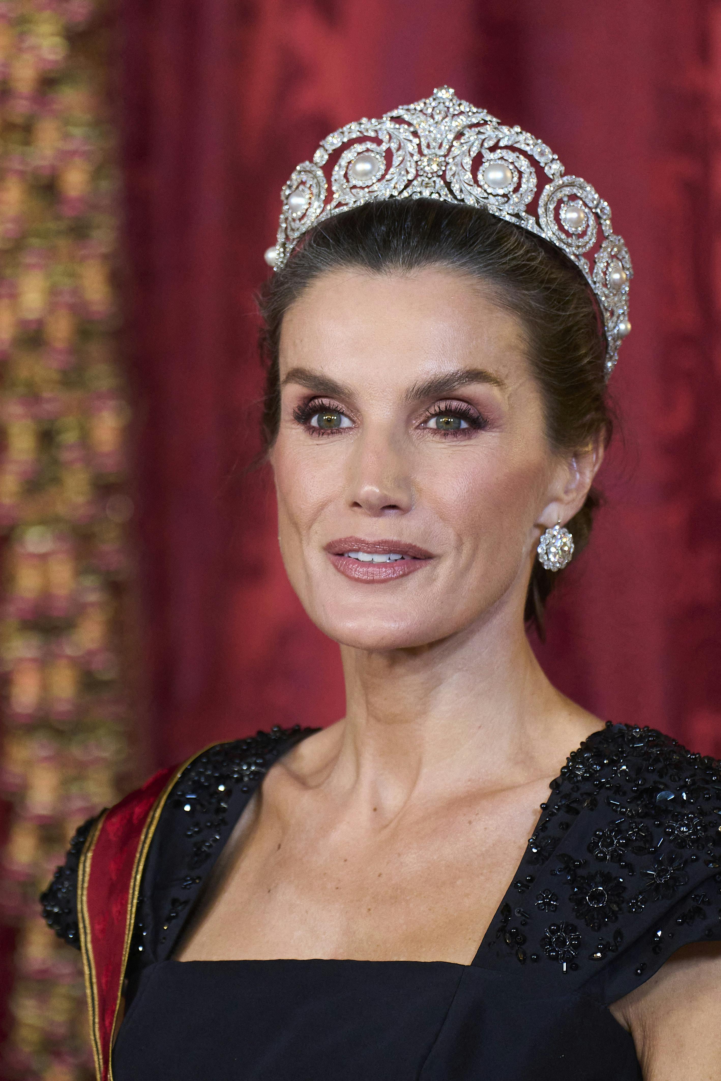 Kong Felipe og dronning Letizia holdt gallamiddag for Tysklands præsident Frank-Walter Steinmeier og fru Elke Budenbender på kongeslottet i Madrid onsdag 26. november 2025.