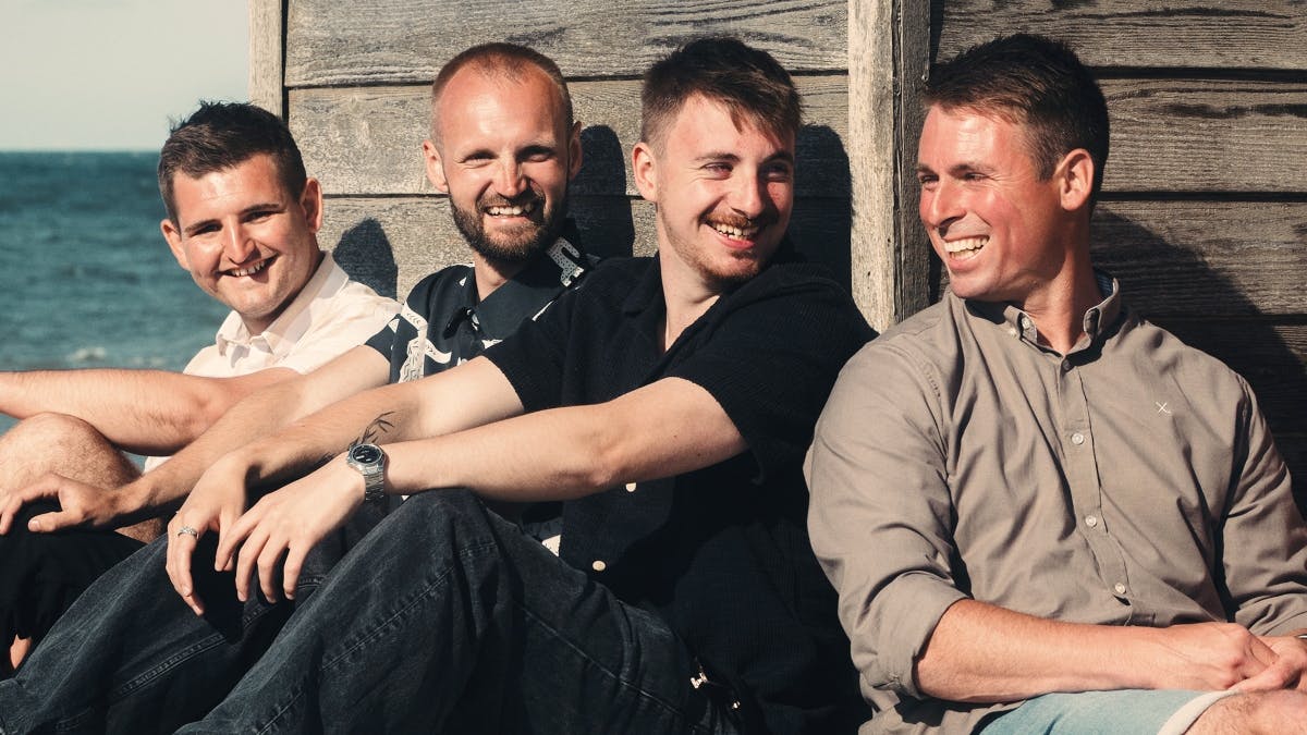 Marcus, Christian, Samuel og Brian skal på datingjagt i "Kærlighed hvor kragerne vender". 