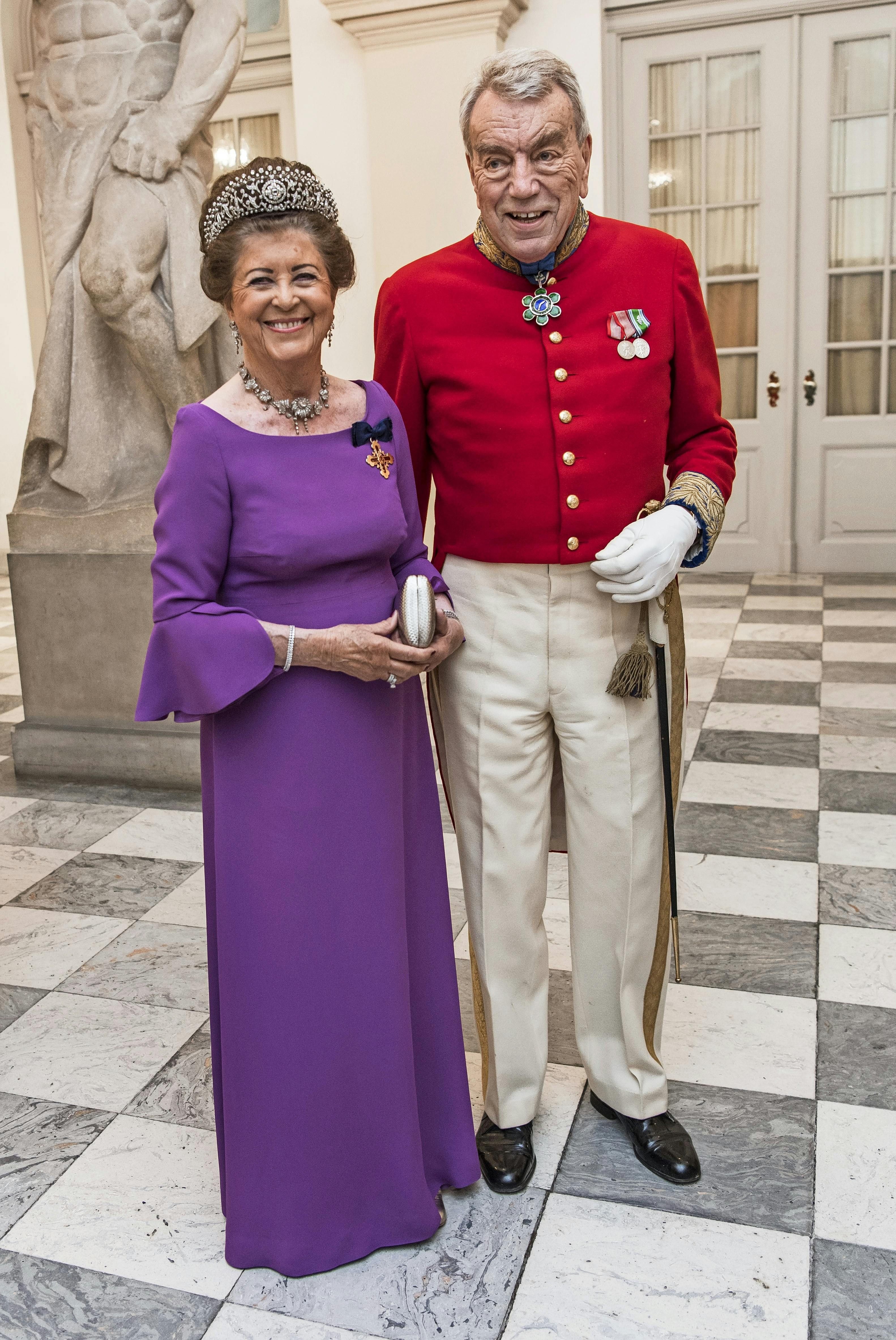 Brita og Preben Ahlefeldt-Laurvig til daværende kronprins Frederiks 50-års fødselsdag.