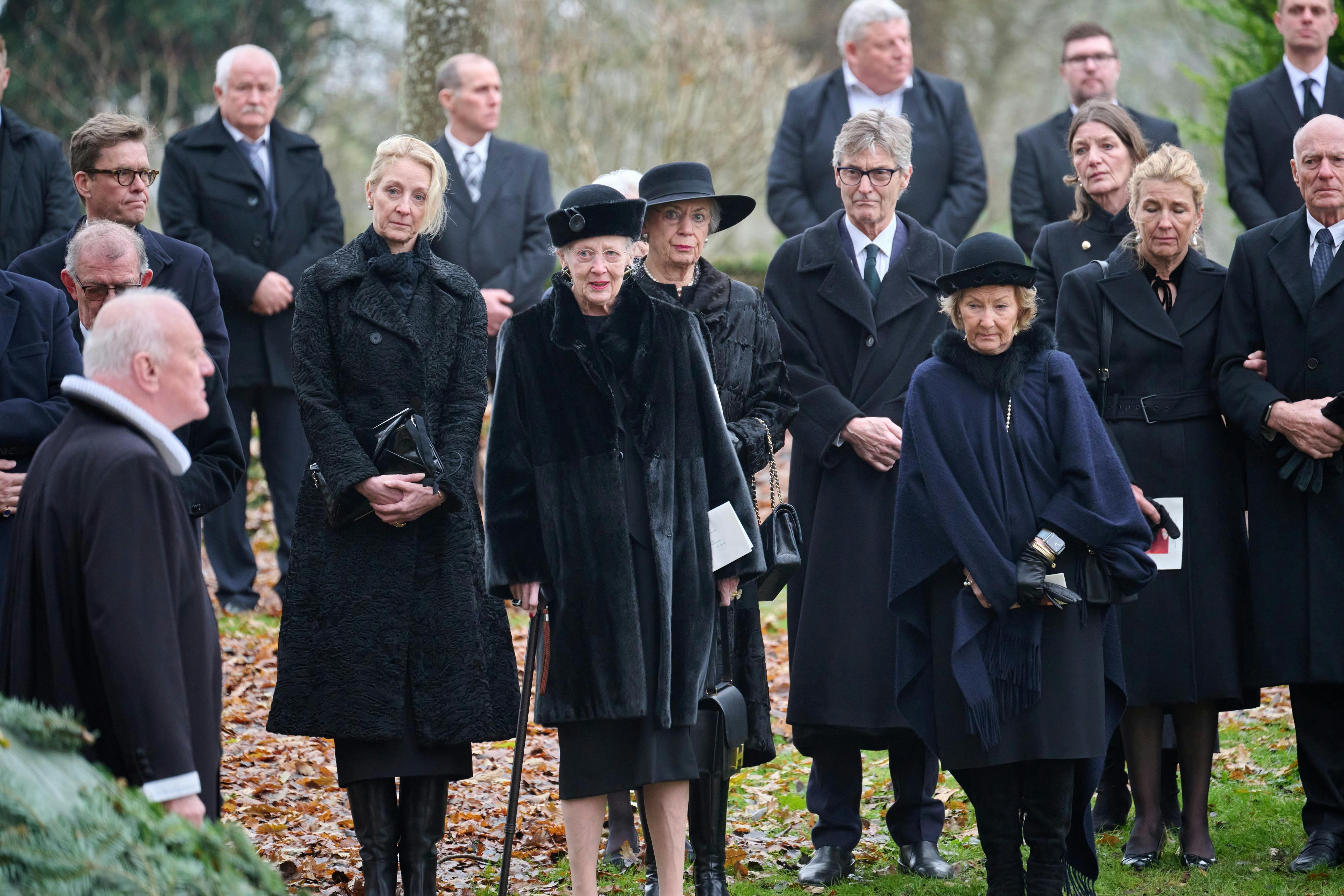 De kongelige var berørte ved lensgreve Preben Ahlefeldt-Laurvigs begravelse.