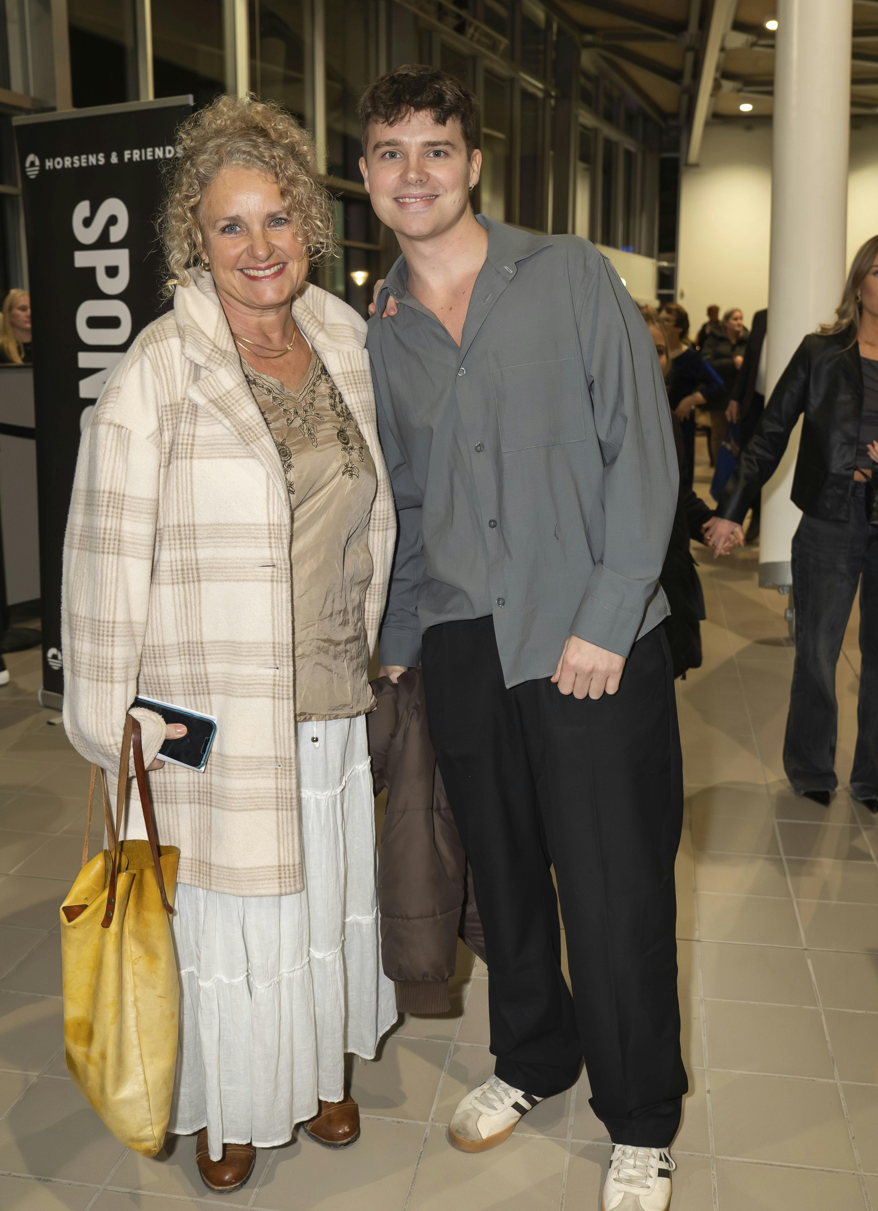 Jasmin Linds ægtemand, Mika Schultz, og svigermor, Karin, til "Vild med dans"-finalen. 