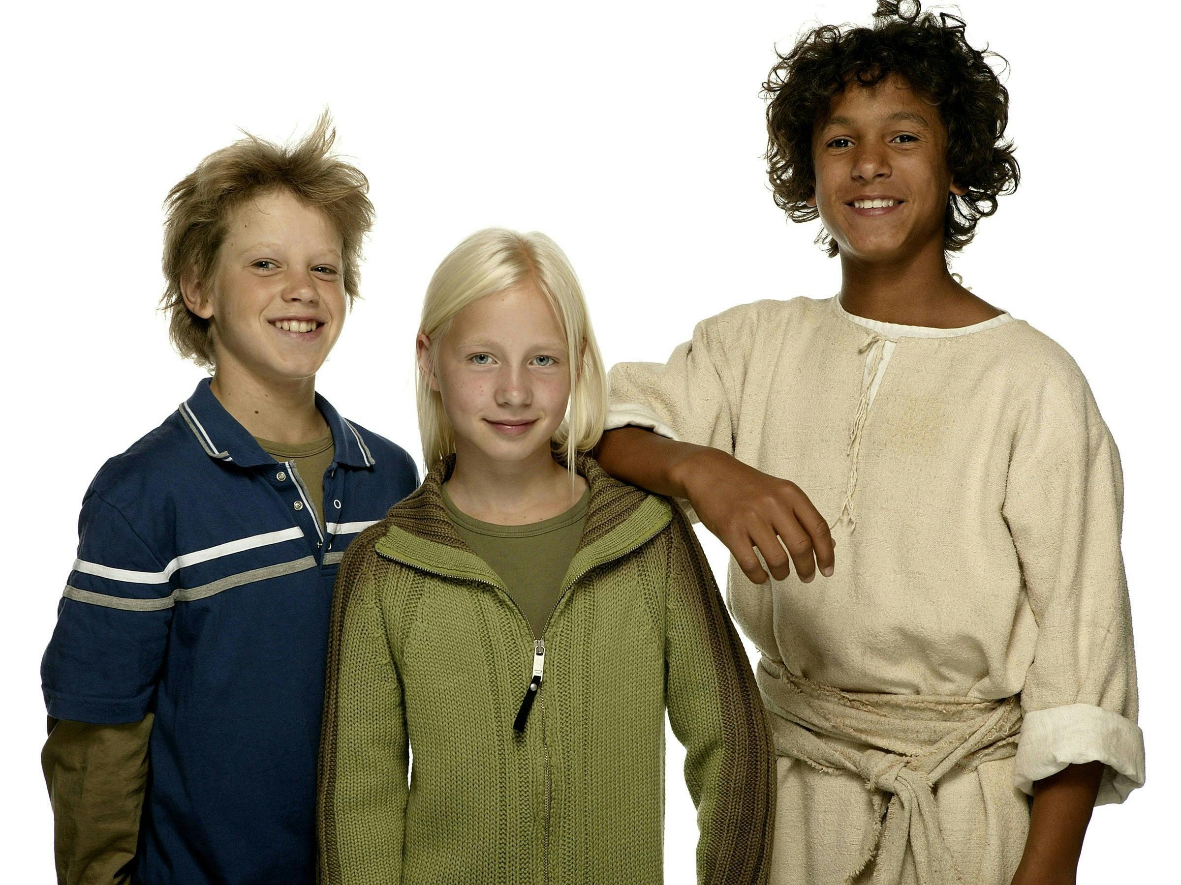 Pernille Kaae Høier sammen med Rasmus Ott, der spillede Oskar, og Sebastian Aagaard-Williams, der spillede Jesus i "Jesus & Josefine".