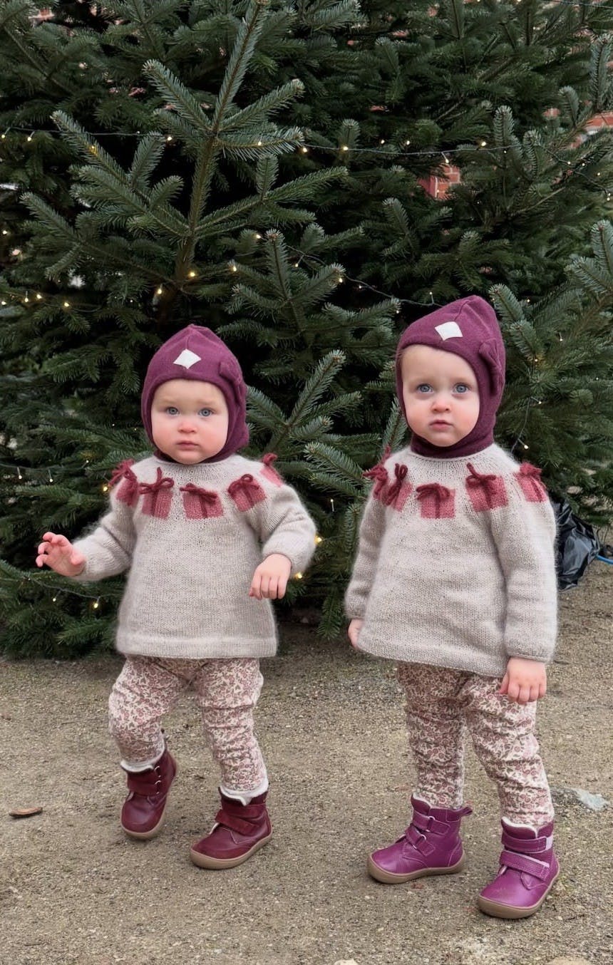 Morten Kjeldgaard og Frederik Hauns tvillinger Nora (tv) og Emma. 