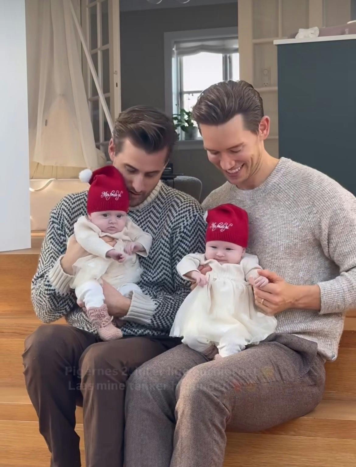 Frederik Haun med Emma og Morten Kjeldgaard med Nora ved jul 2024.