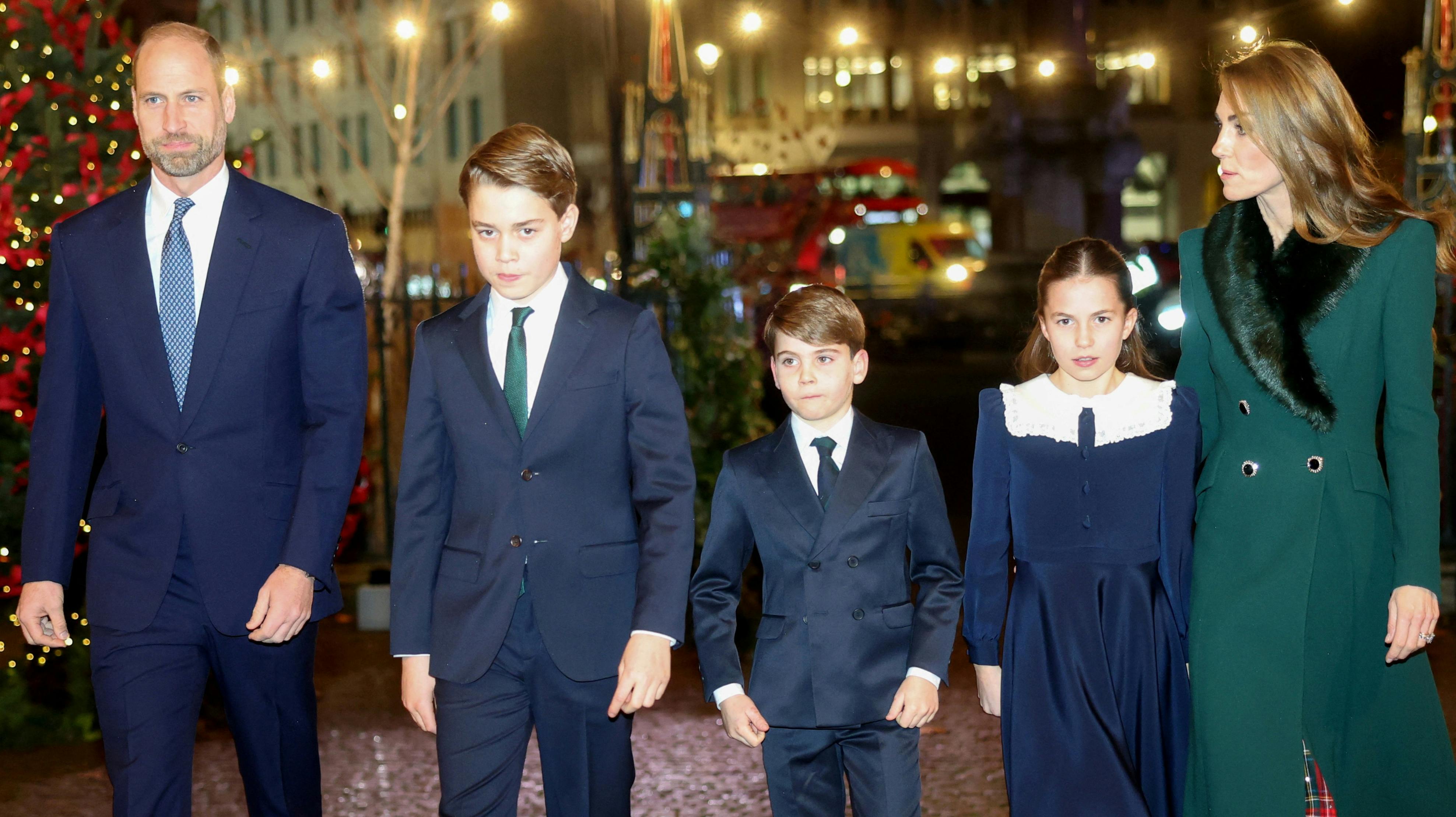 Prins William, prins Georg, prins Louis, prinsesse Charlotte og prinsesse Kate.