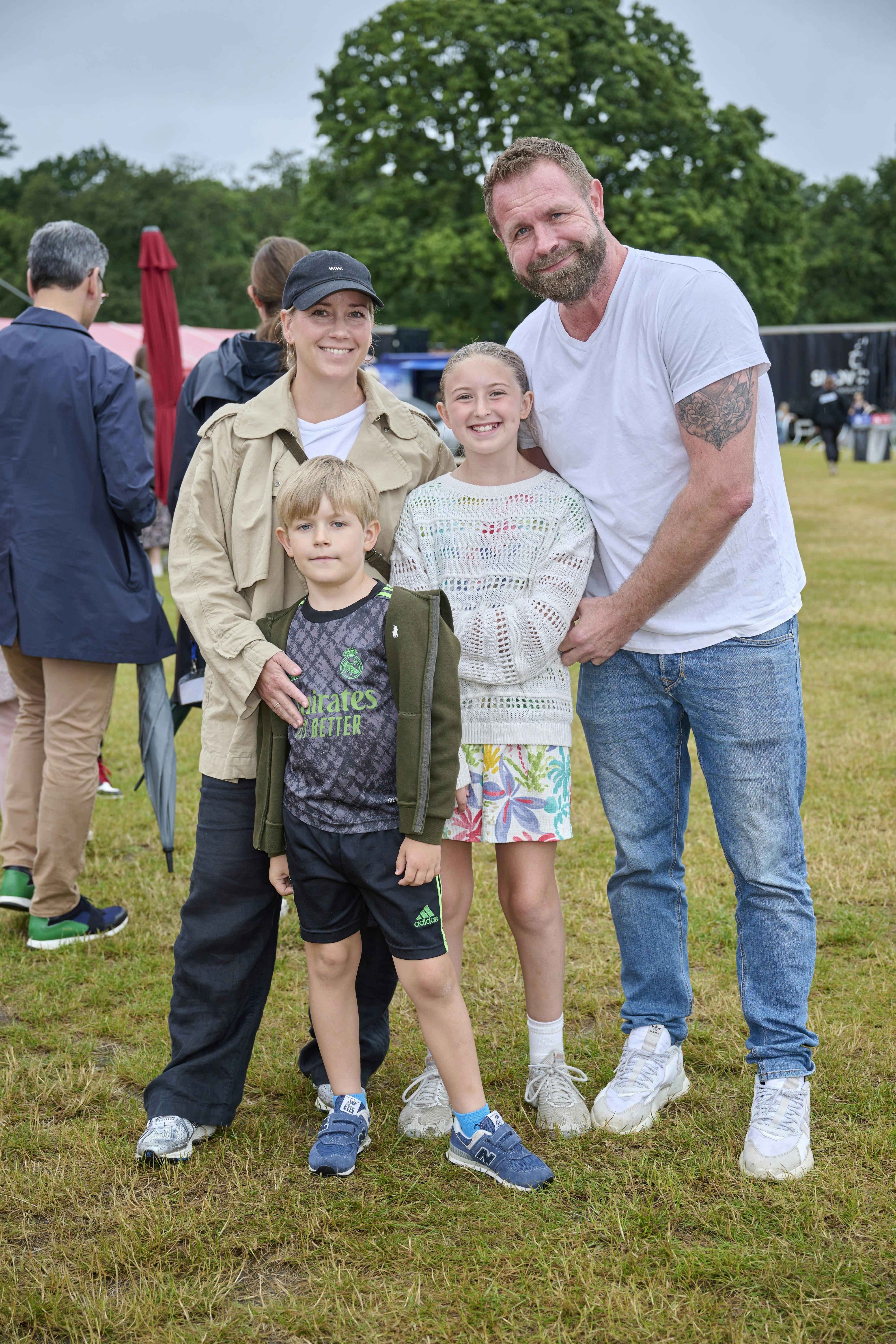 Joachim Boldsen med sin kone Nancy og deres to yngste børn.